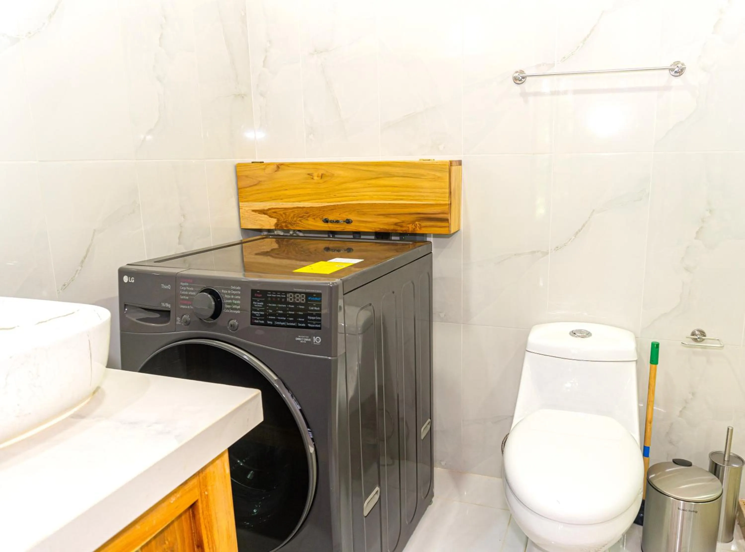 Toilet in Corcovado & Drake Inn