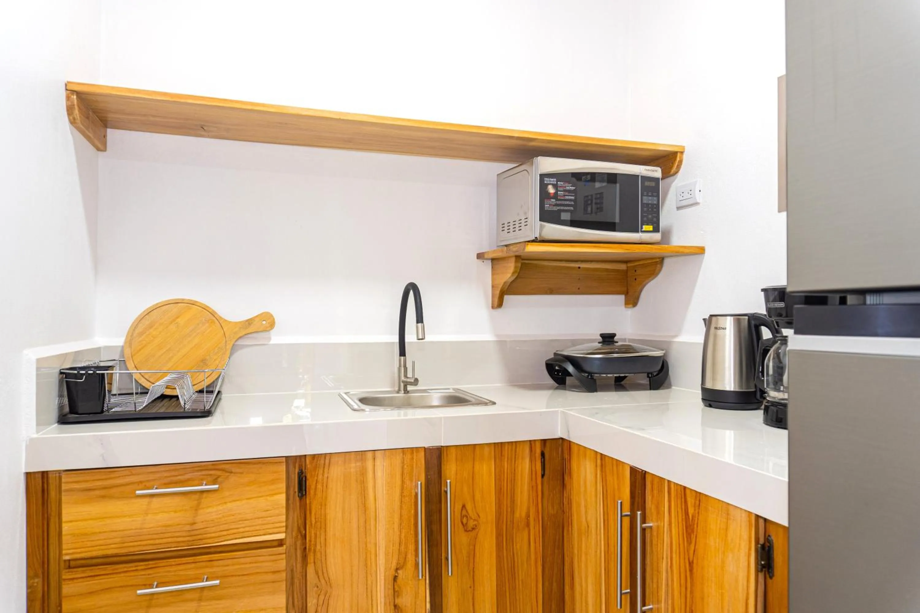 Kitchen or kitchenette in Corcovado & Drake Inn