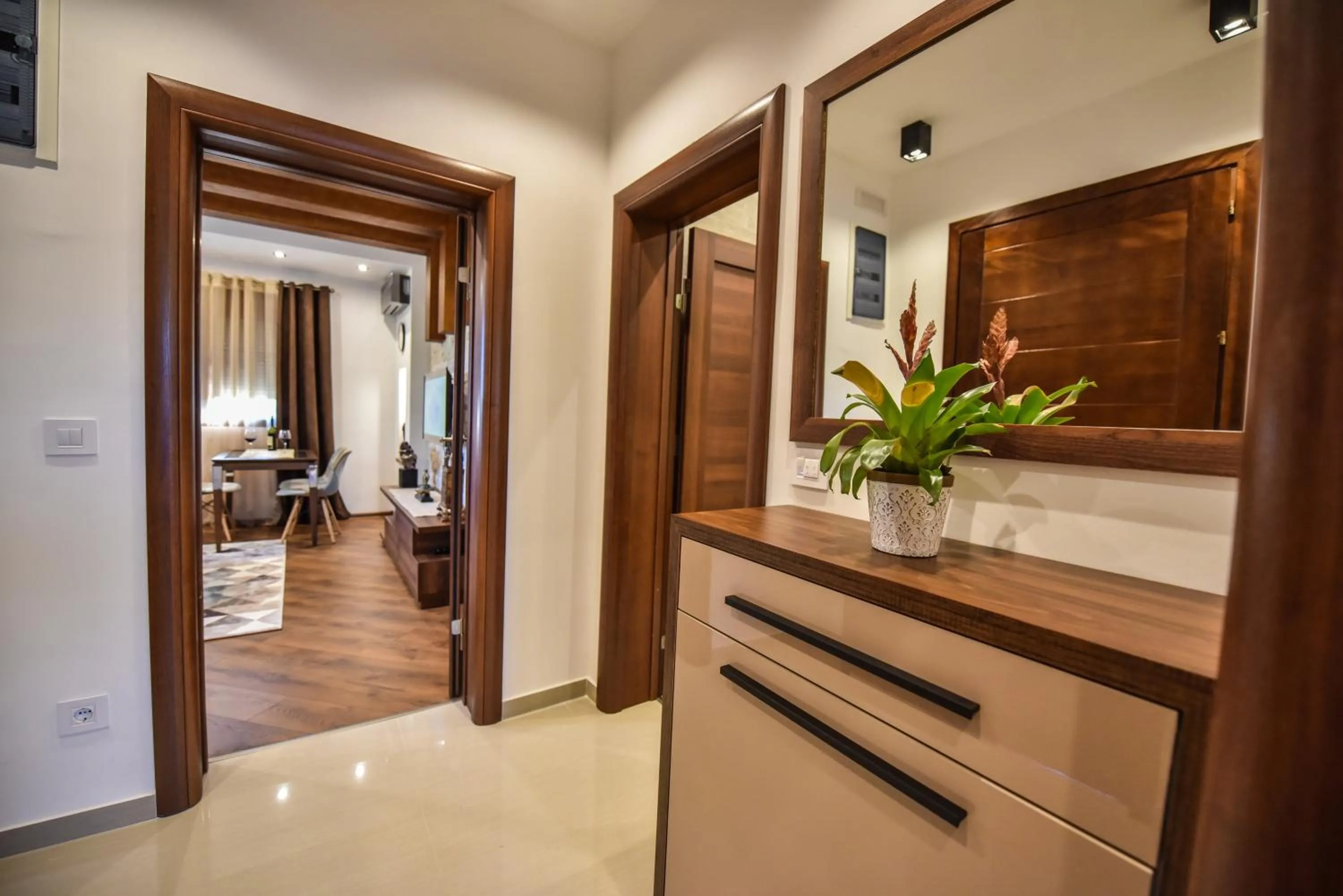 Giardino Lux Apartments