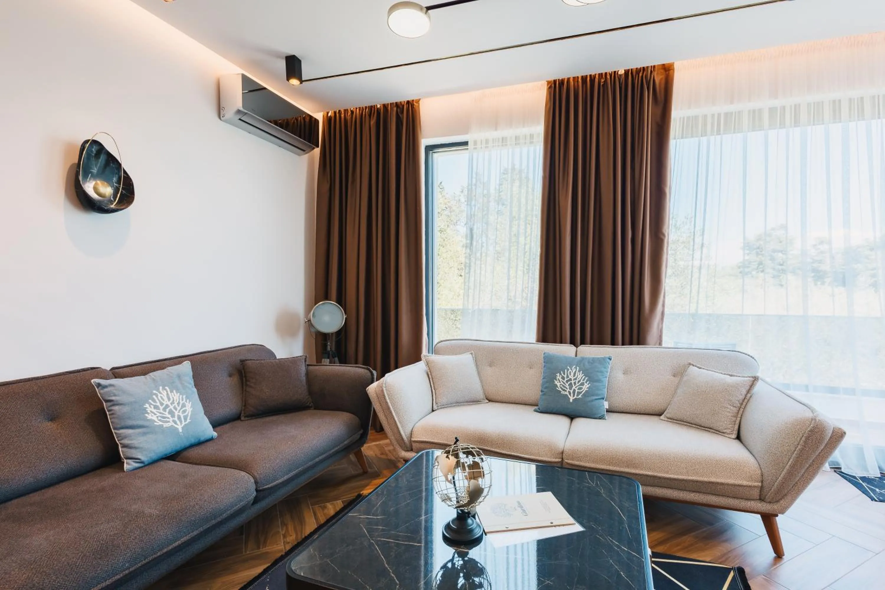 Giardino Lux Apartments
