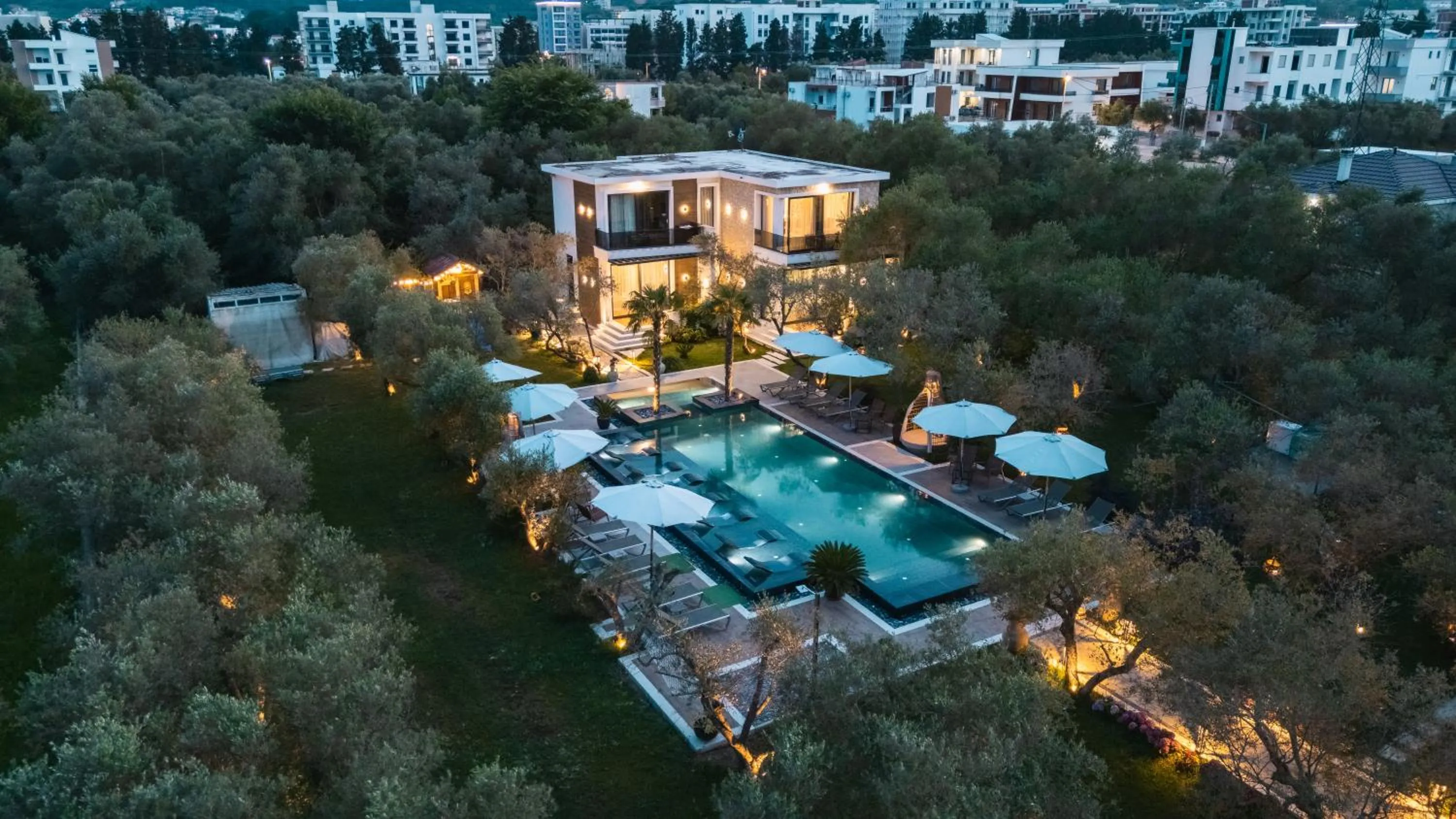 Giardino Lux Apartments