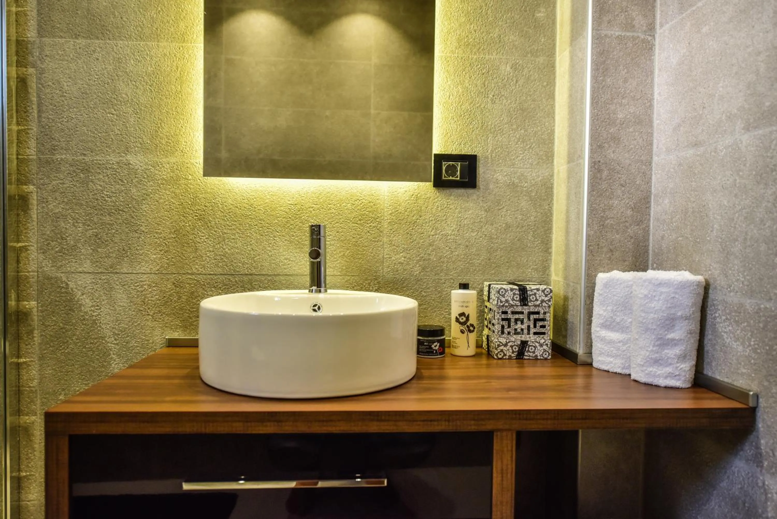 Giardino Lux Apartments
