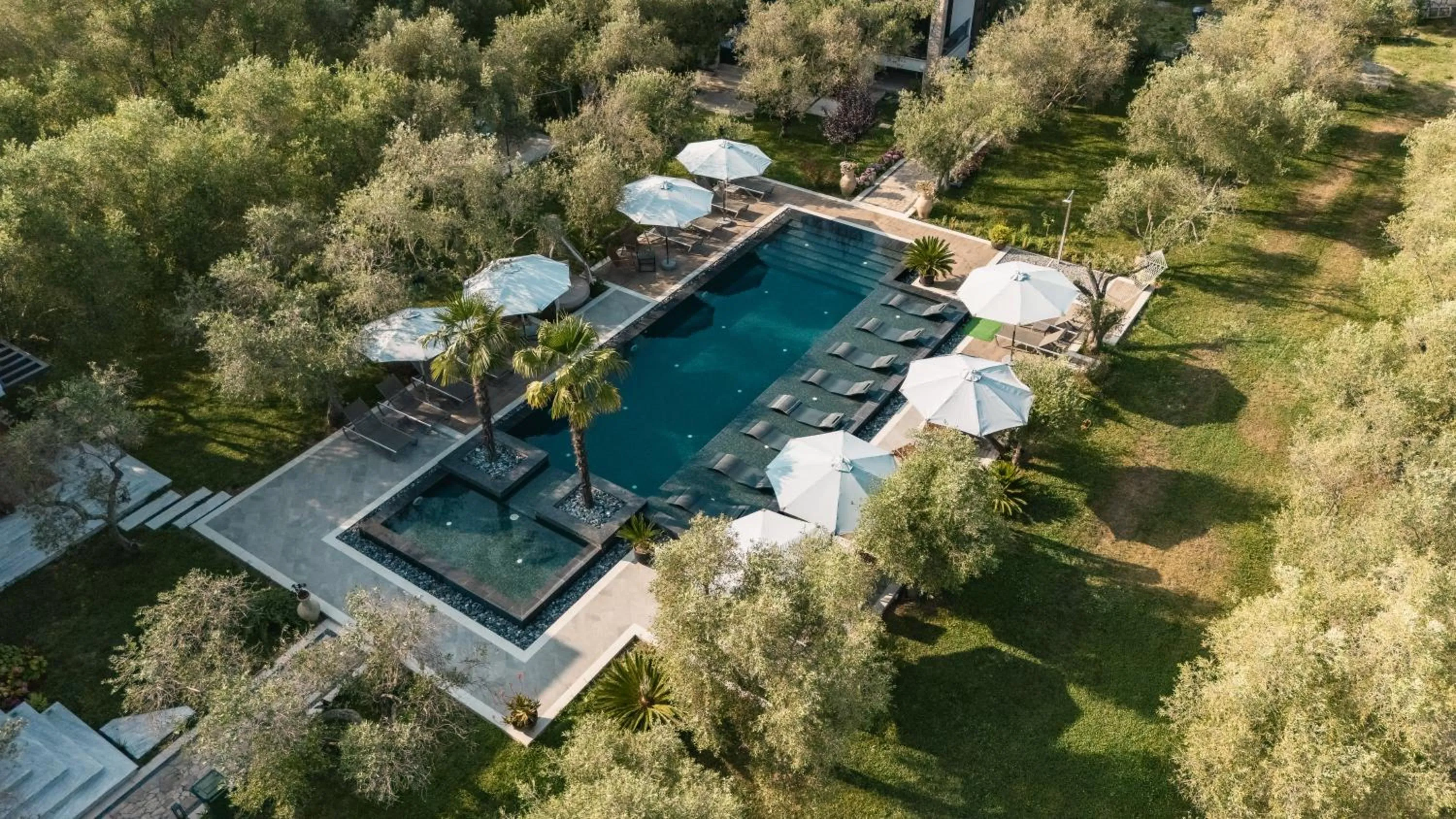 Giardino Lux Apartments