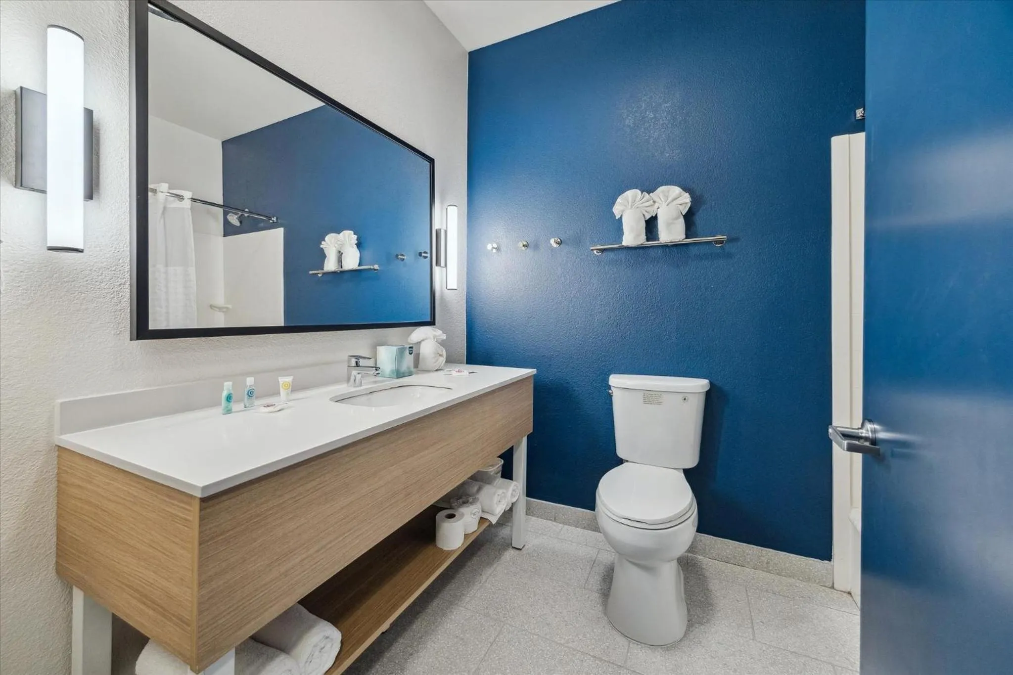 Comfort Suites - Near the Galleria