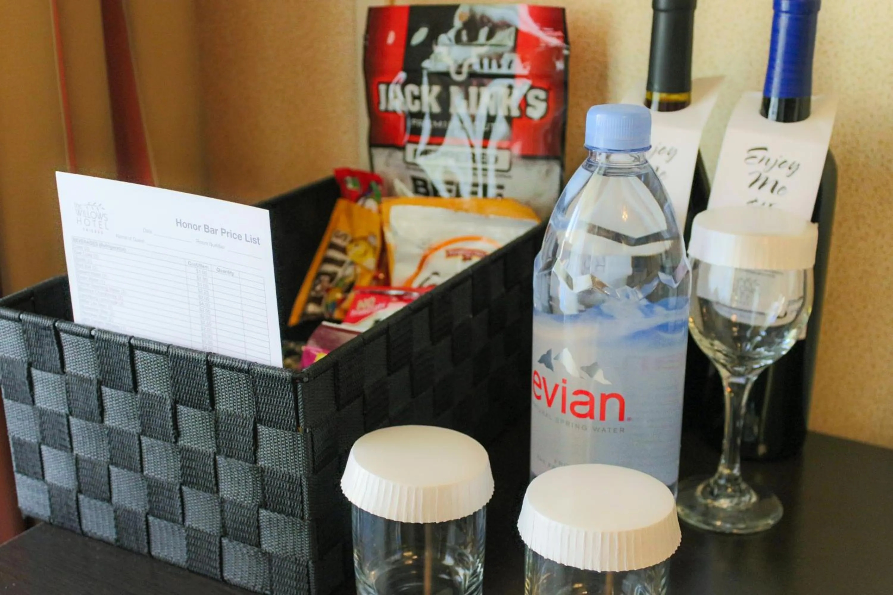 Food and drinks in The Willows Hotel