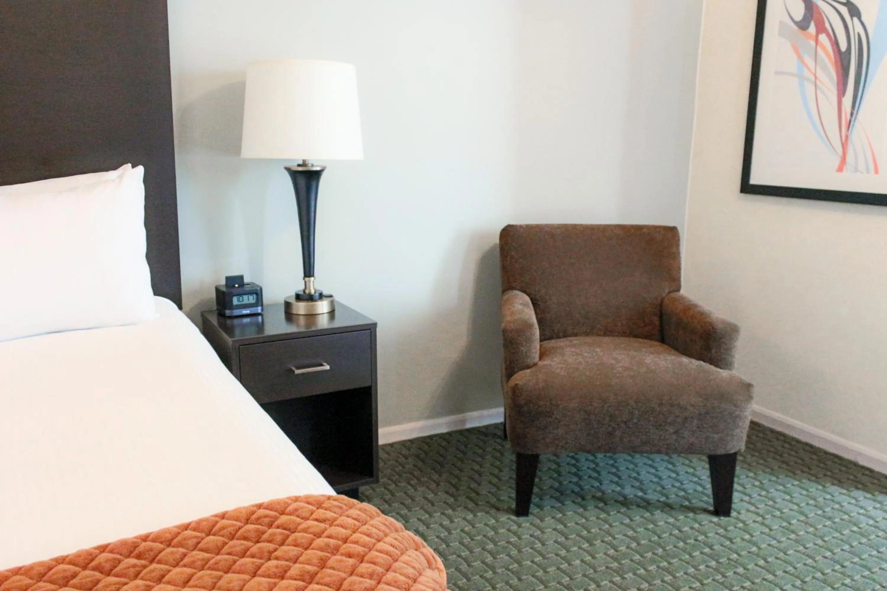 Seating area, Bed in The Willows Hotel