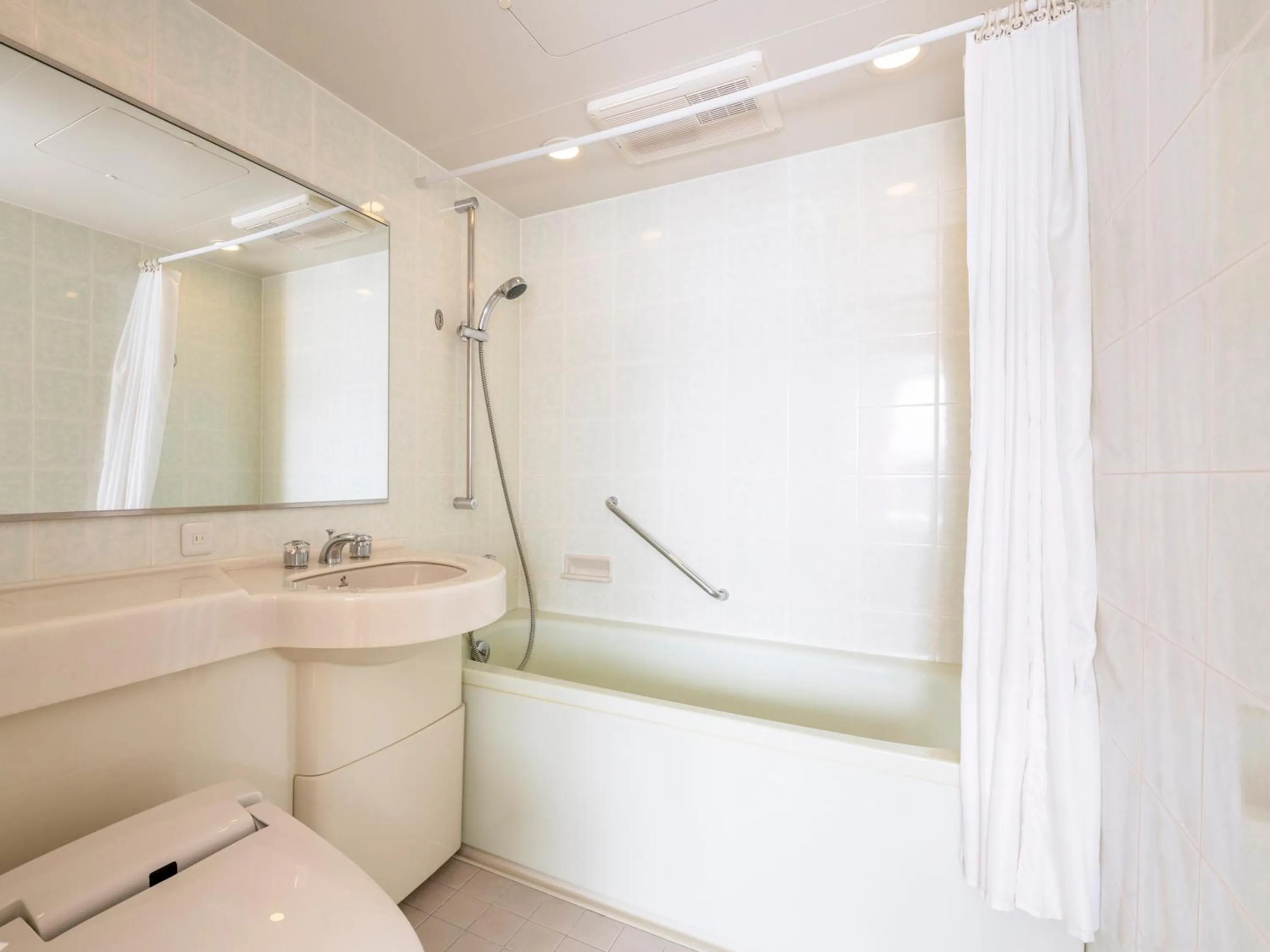 Bathroom in Mountainside Palace