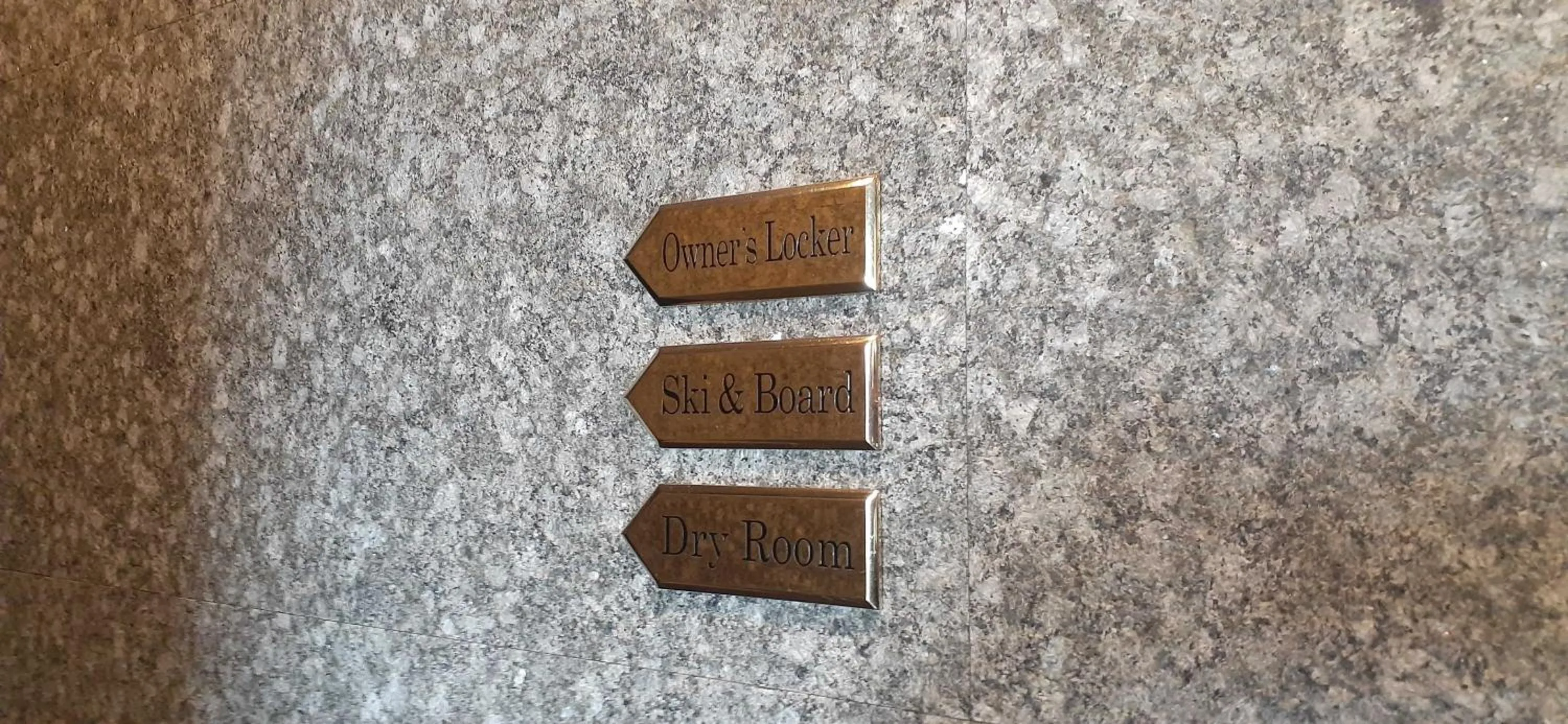 Logo/Certificate/Sign in Mountainside Palace