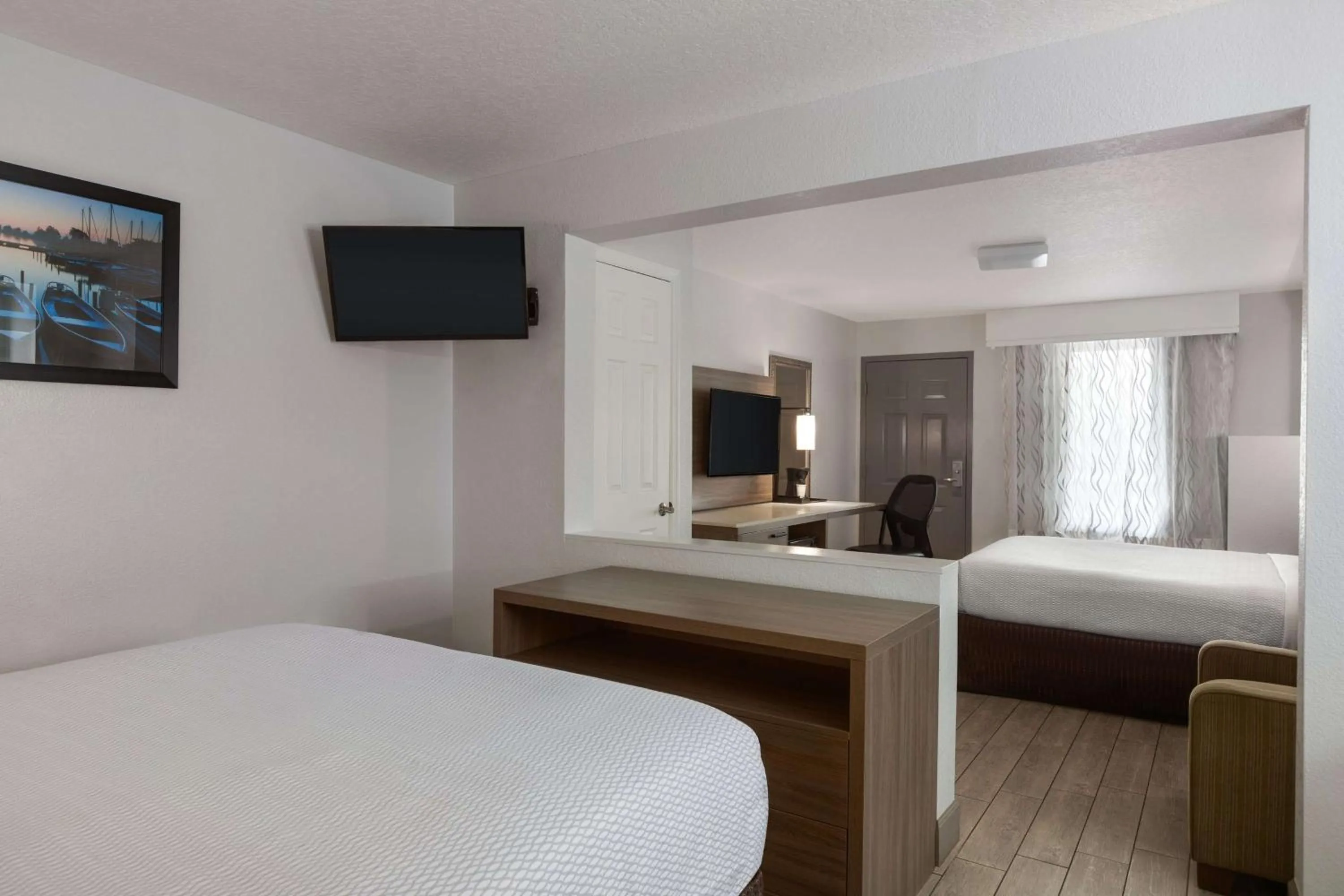 Photo of the whole room, Bed in La Quinta by Wyndham Oceanfront Daytona Beach