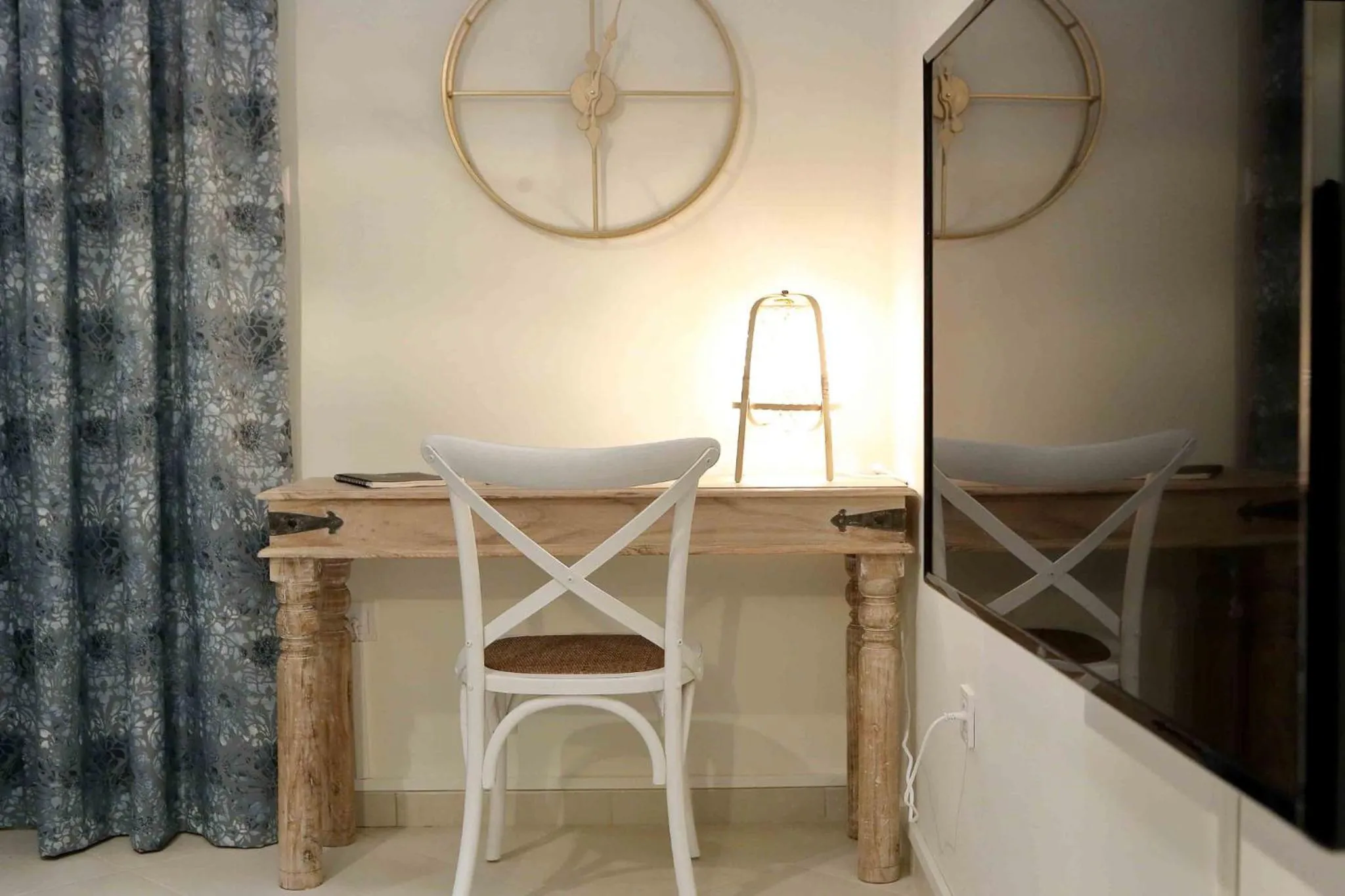 Best House, Anakreontos, Perivolaki, Nikaia, P...