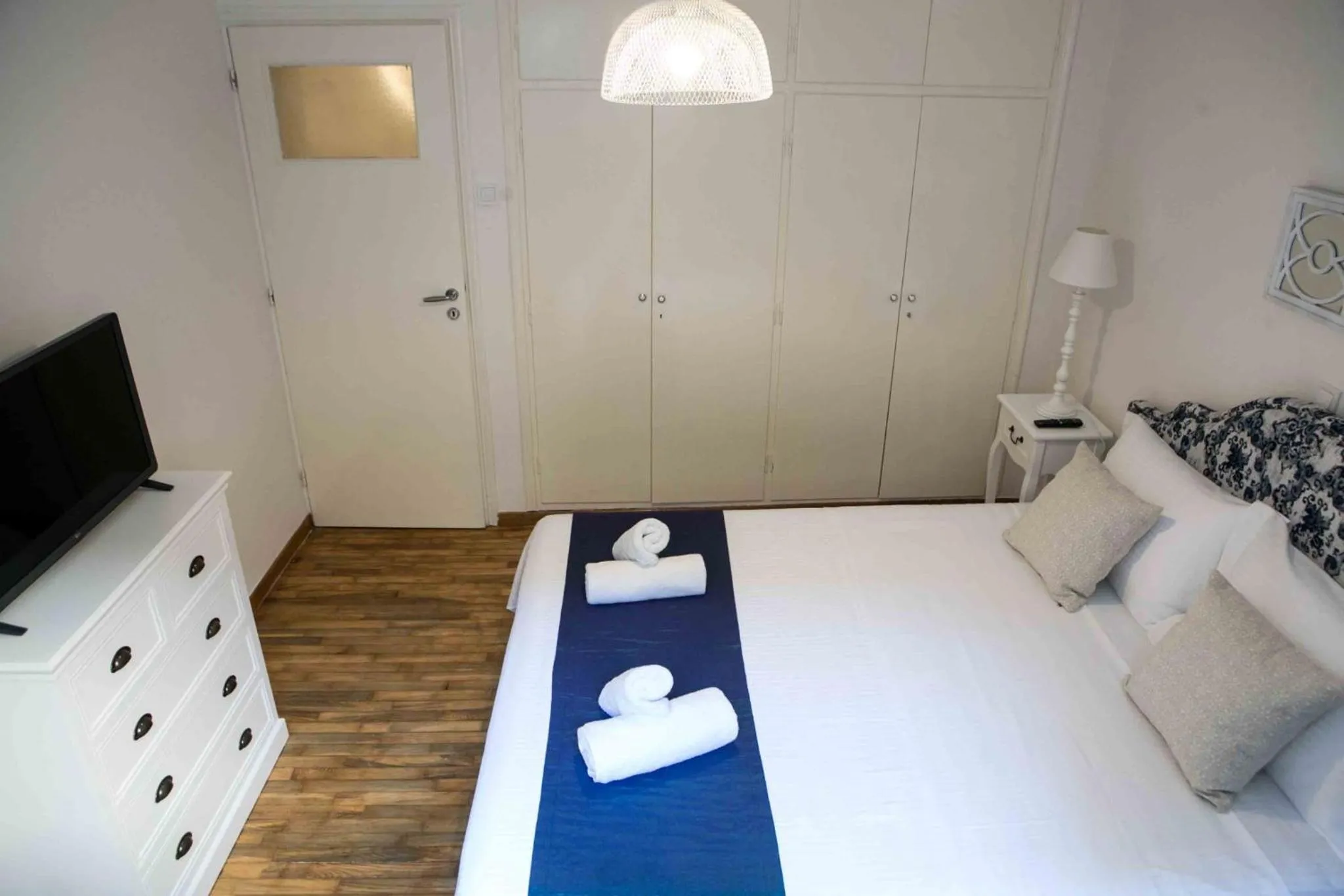 Bed in Best House, Kolchidos, Ampelokipoi Metro, Athens