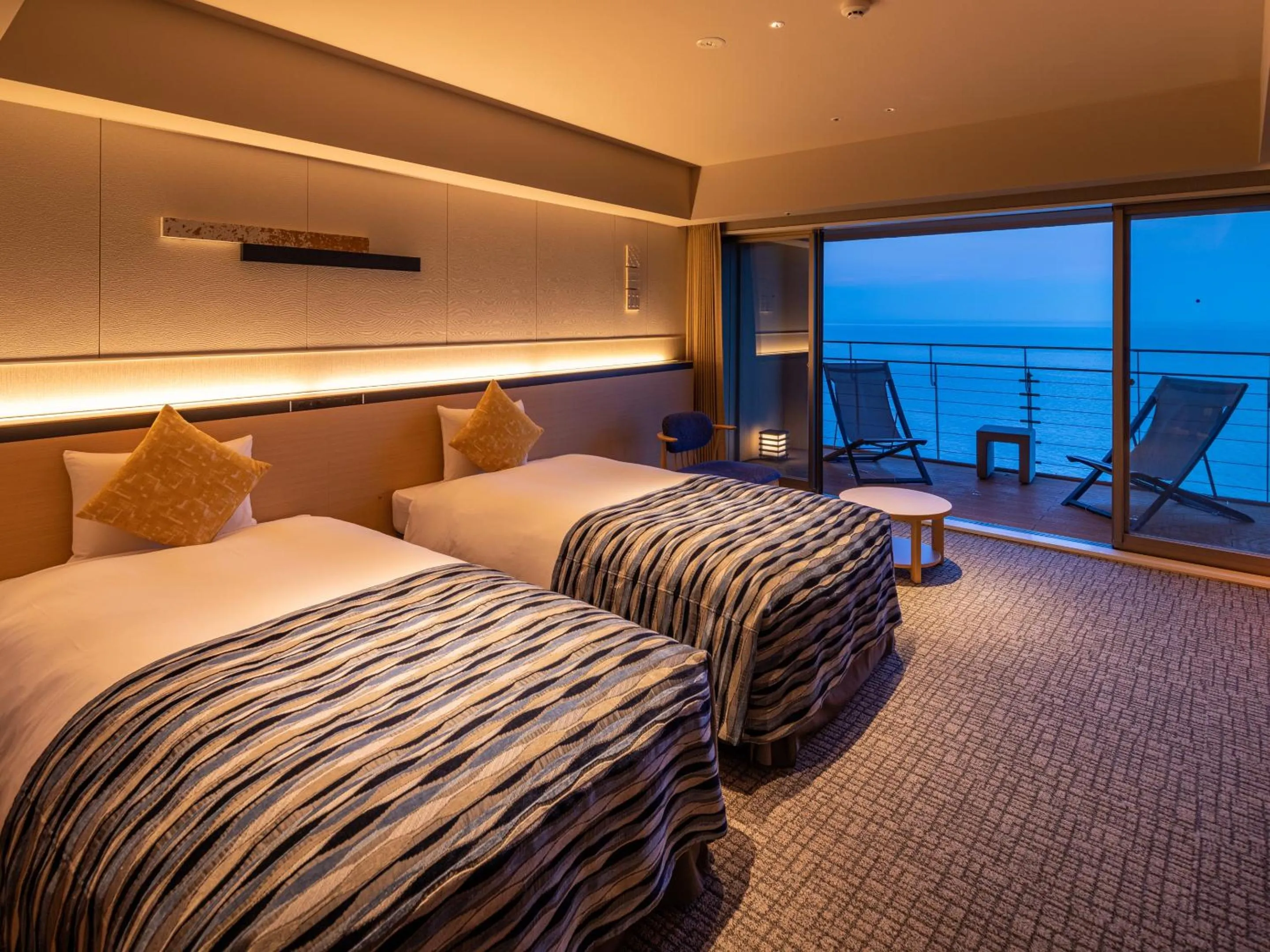 Superior Twin Room - single occupancy - Ocean View Top Floor with Shower Booth ＆ Deck in KAMENOI HOTEL Ako