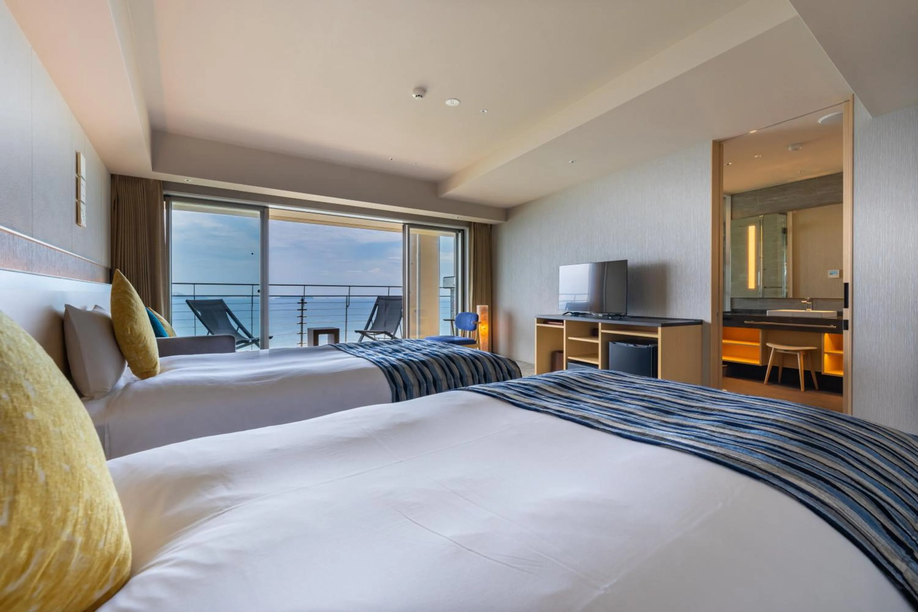 Photo of the whole room, Bed in KAMENOI HOTEL Ako