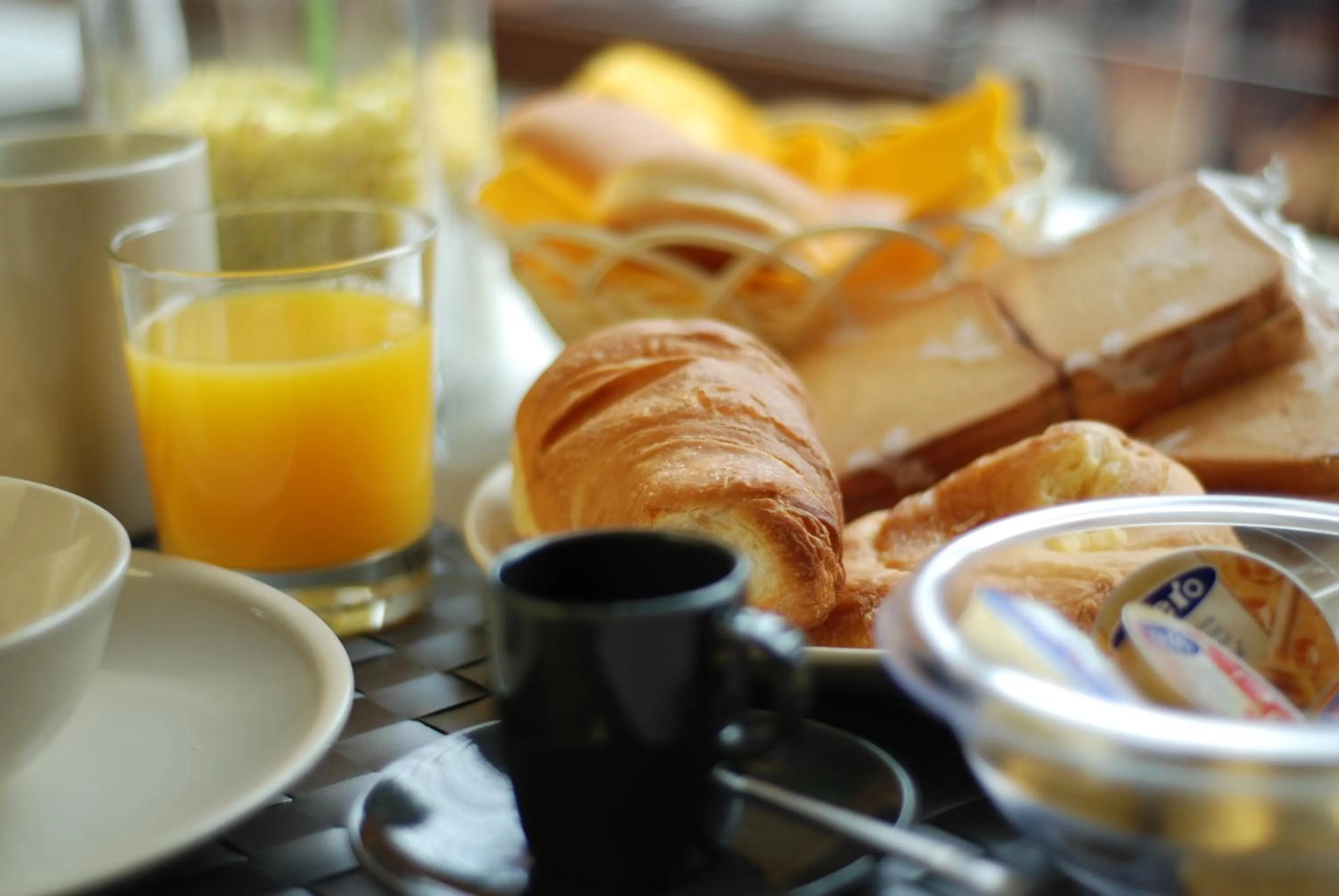 Food and drinks in The Yellow House