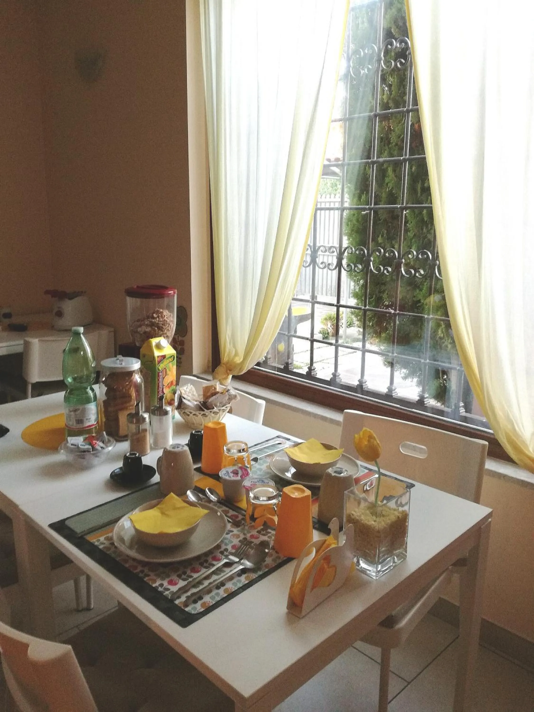 Food close-up in The Yellow House