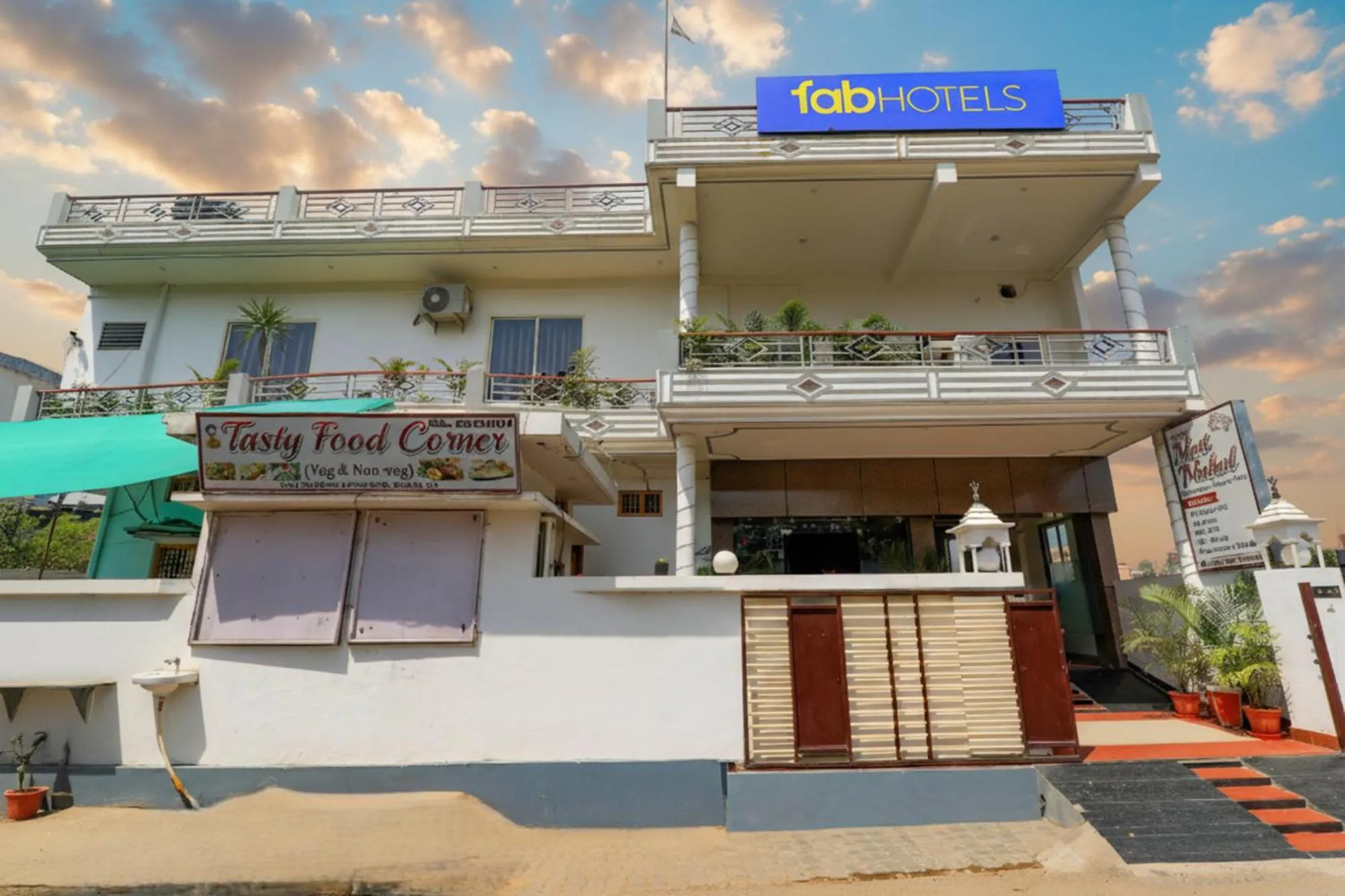 Property building in Via Moti Mahal - Sarnath museum