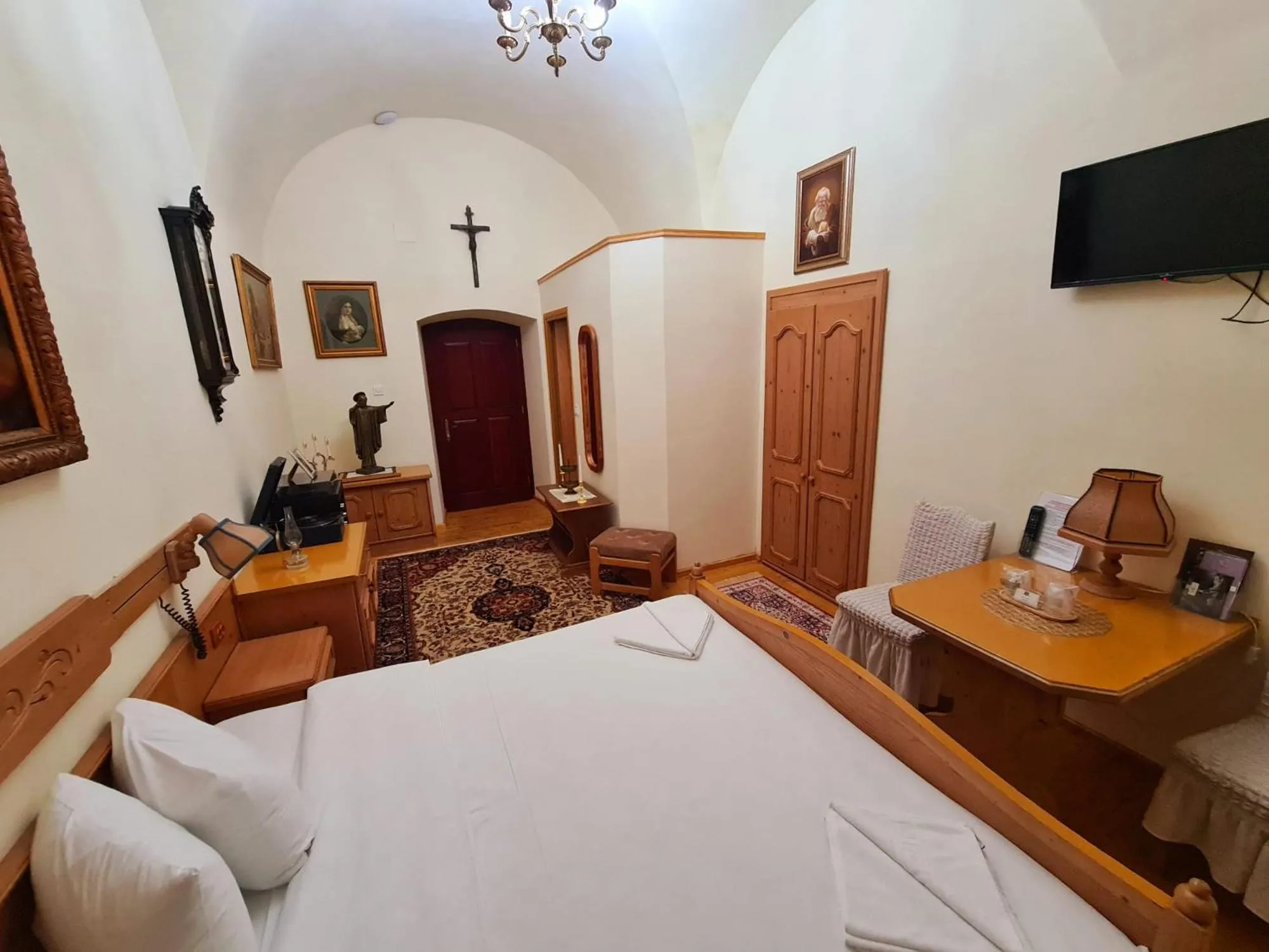 Bedroom in Armenopolis - Adults Only