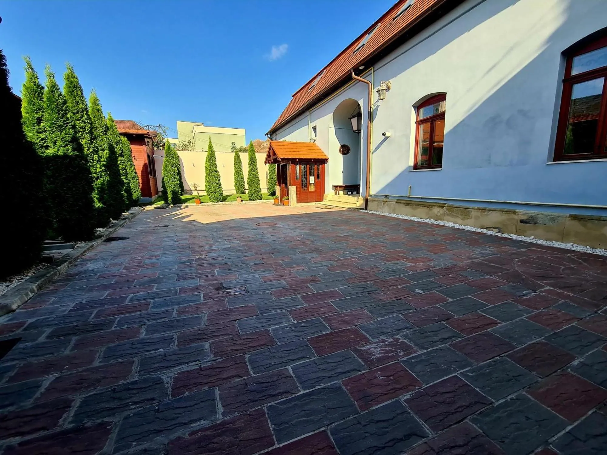 Property building in Armenopolis - Adults Only