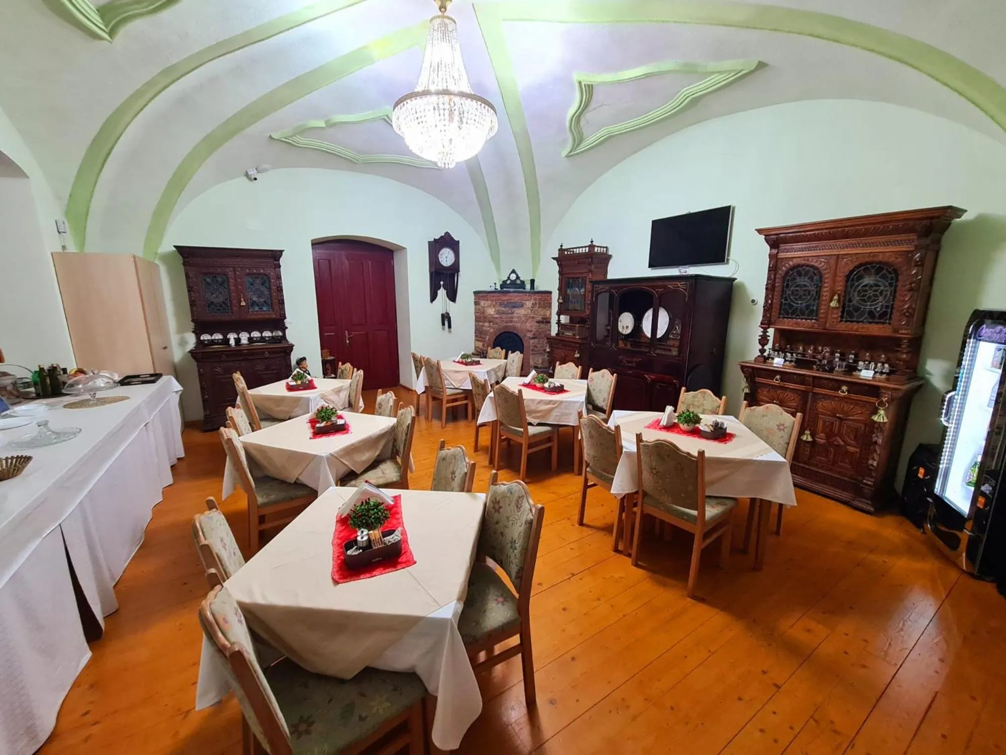 Restaurant/places to eat in Armenopolis - Adults Only