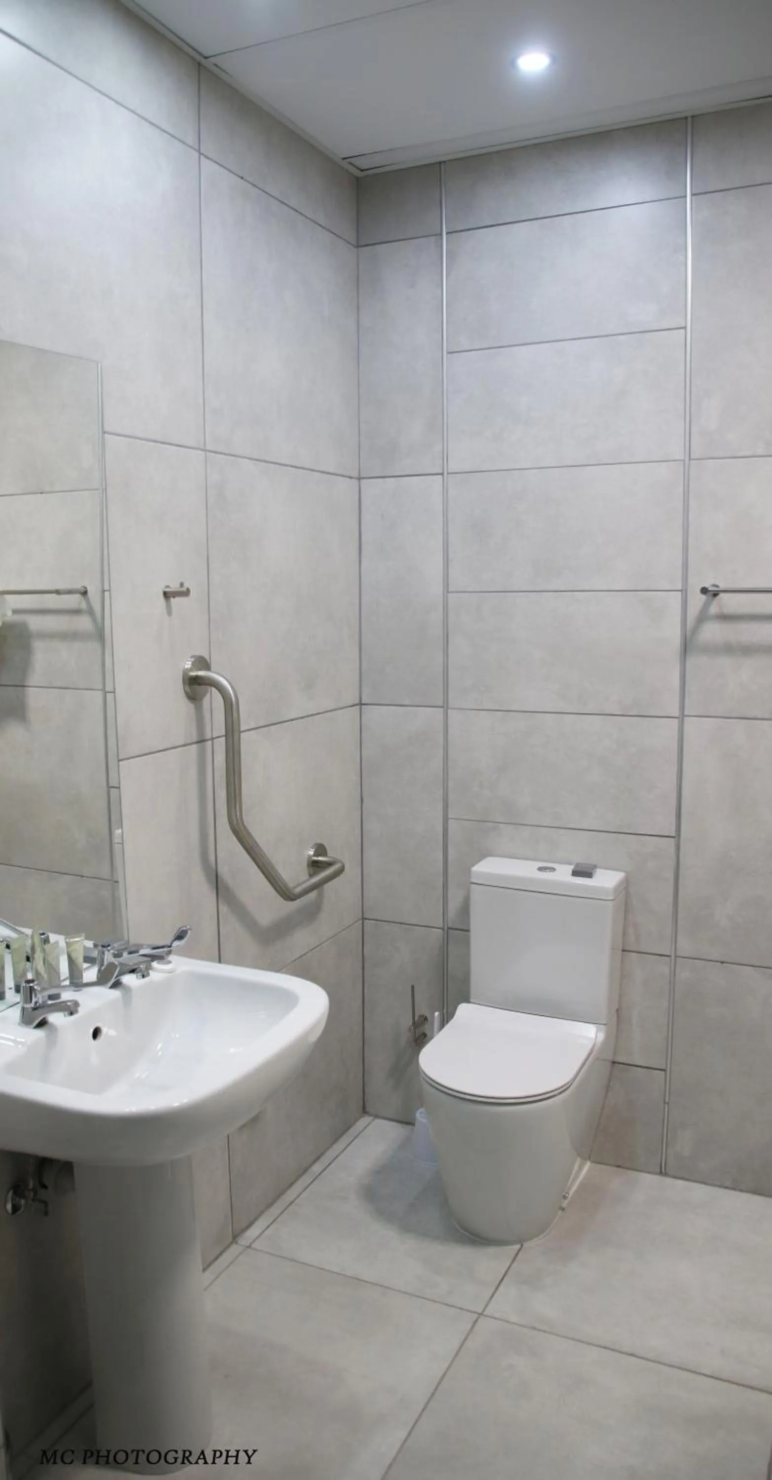 Bathroom in King's Palace Hotel Rustenburg