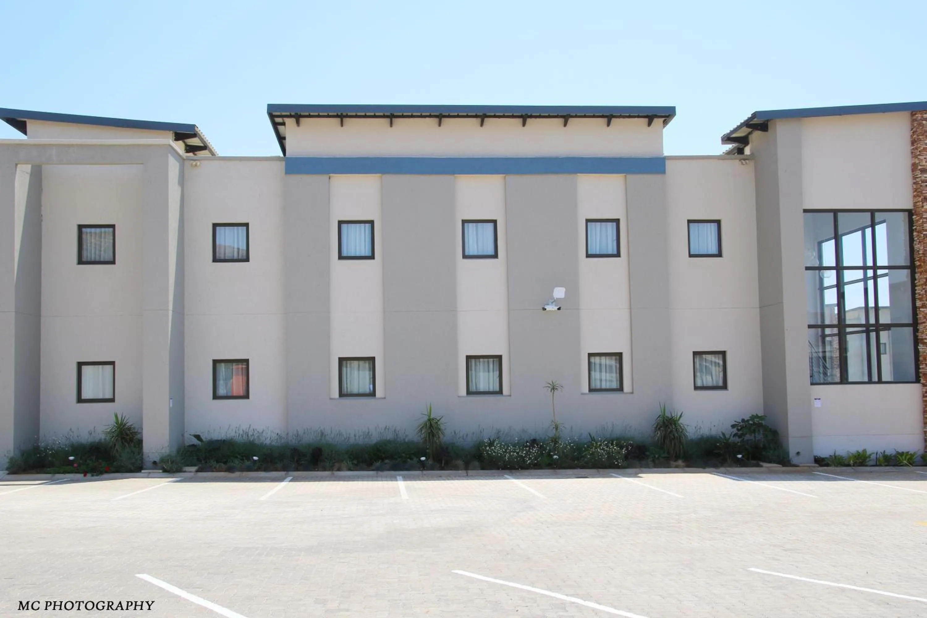 Property building in King's Palace Hotel Rustenburg