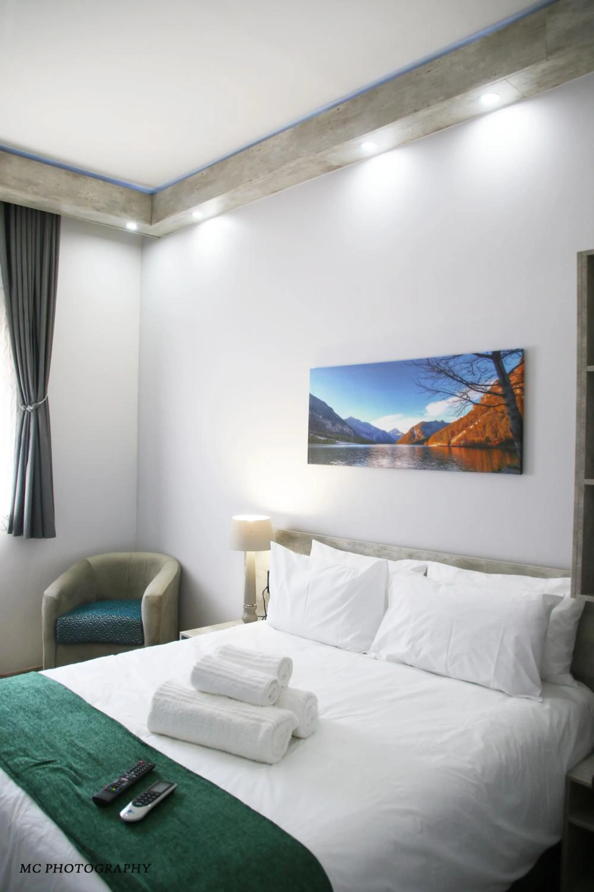 Bed in King's Palace Hotel Rustenburg