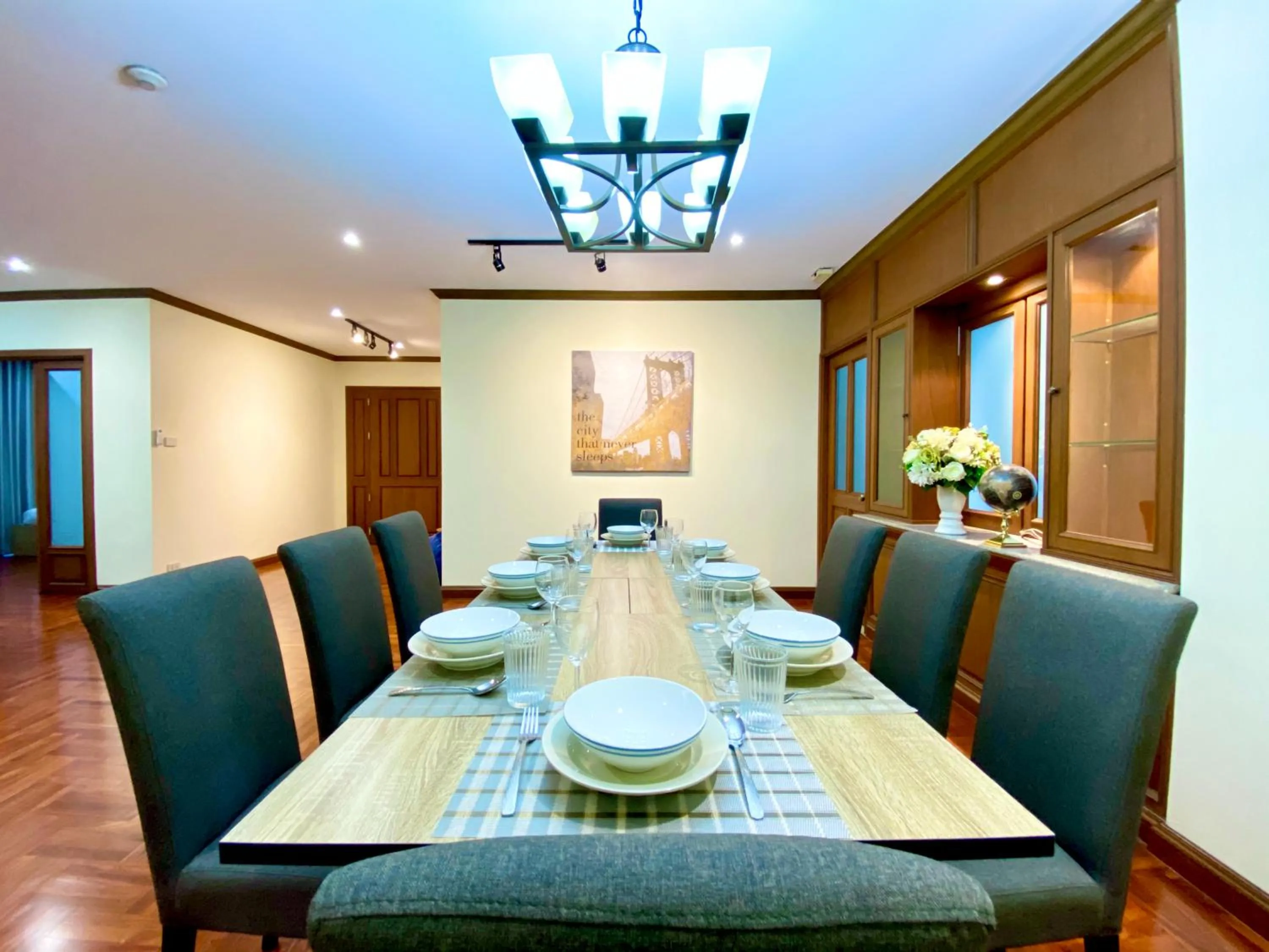 Dining area in NT Place Sukhumvit Suites