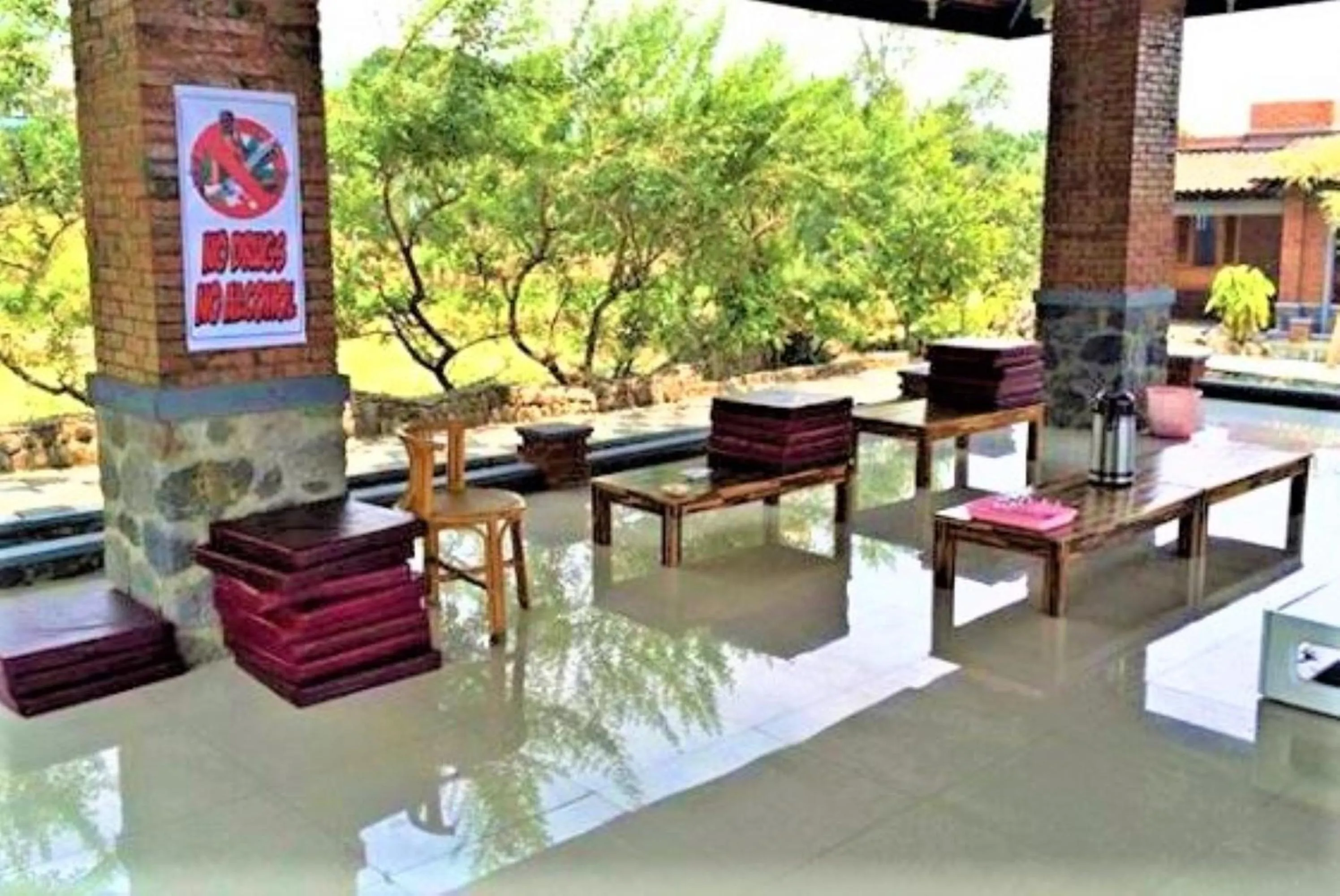 Restaurant/places to eat in Villa Mediana