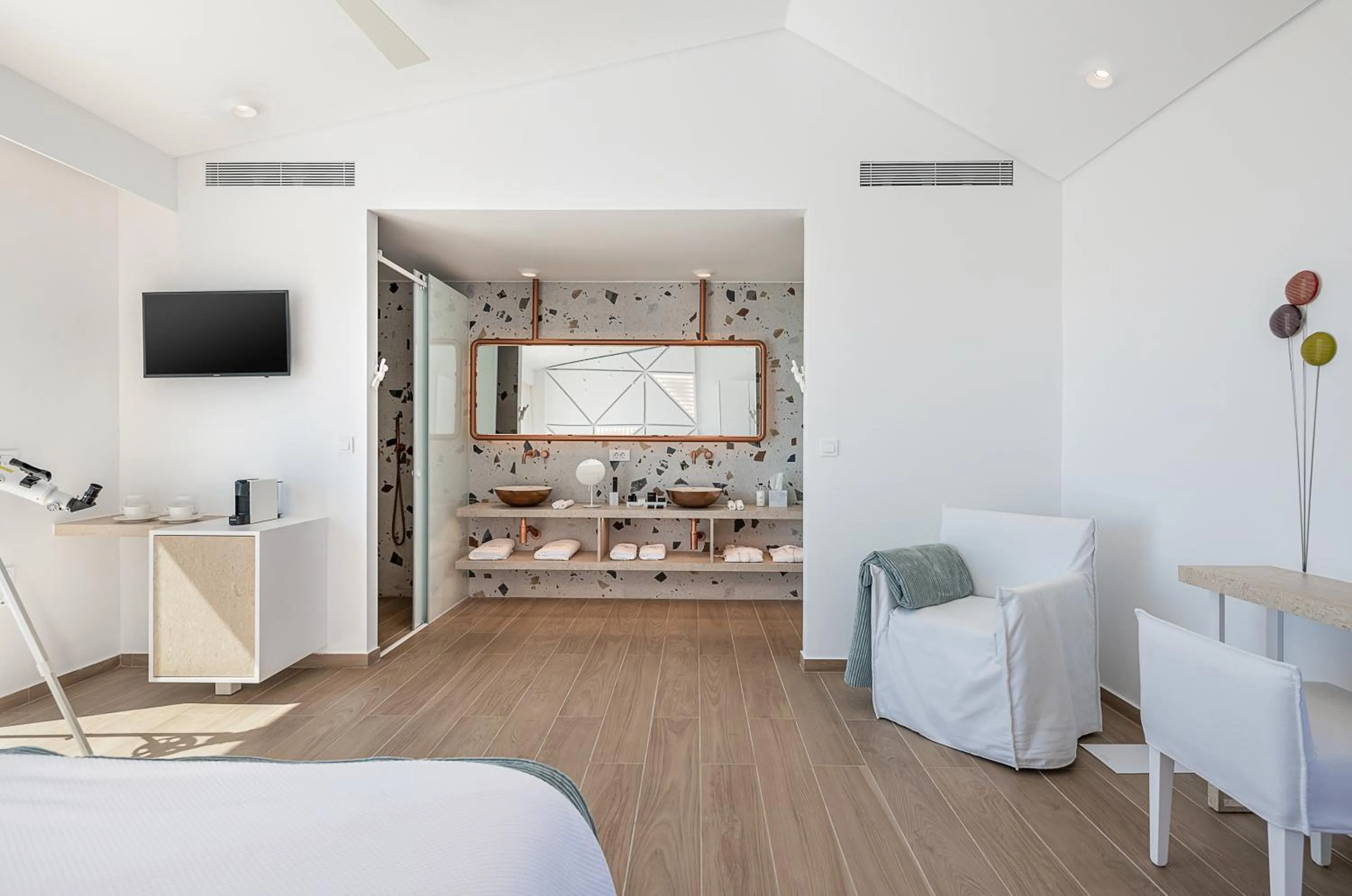 Bathroom, Bed in Lagon Life Spirit Boutique Hotel - Adults Only