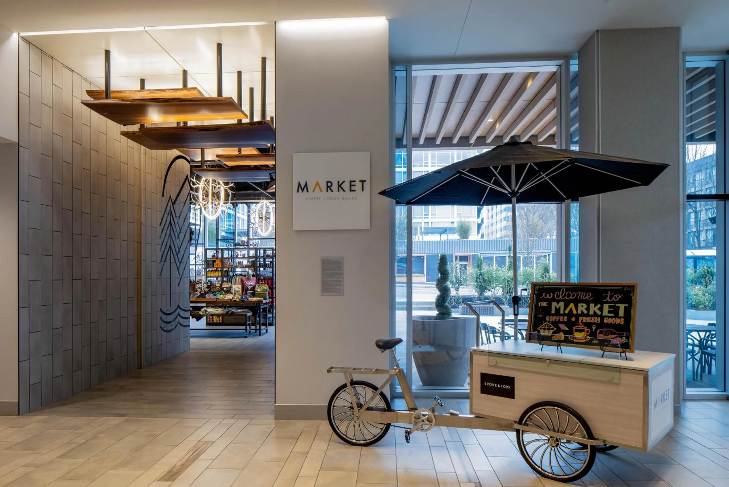 Shopping Area in Hyatt Regency Portland at the Oregon Convention Center
