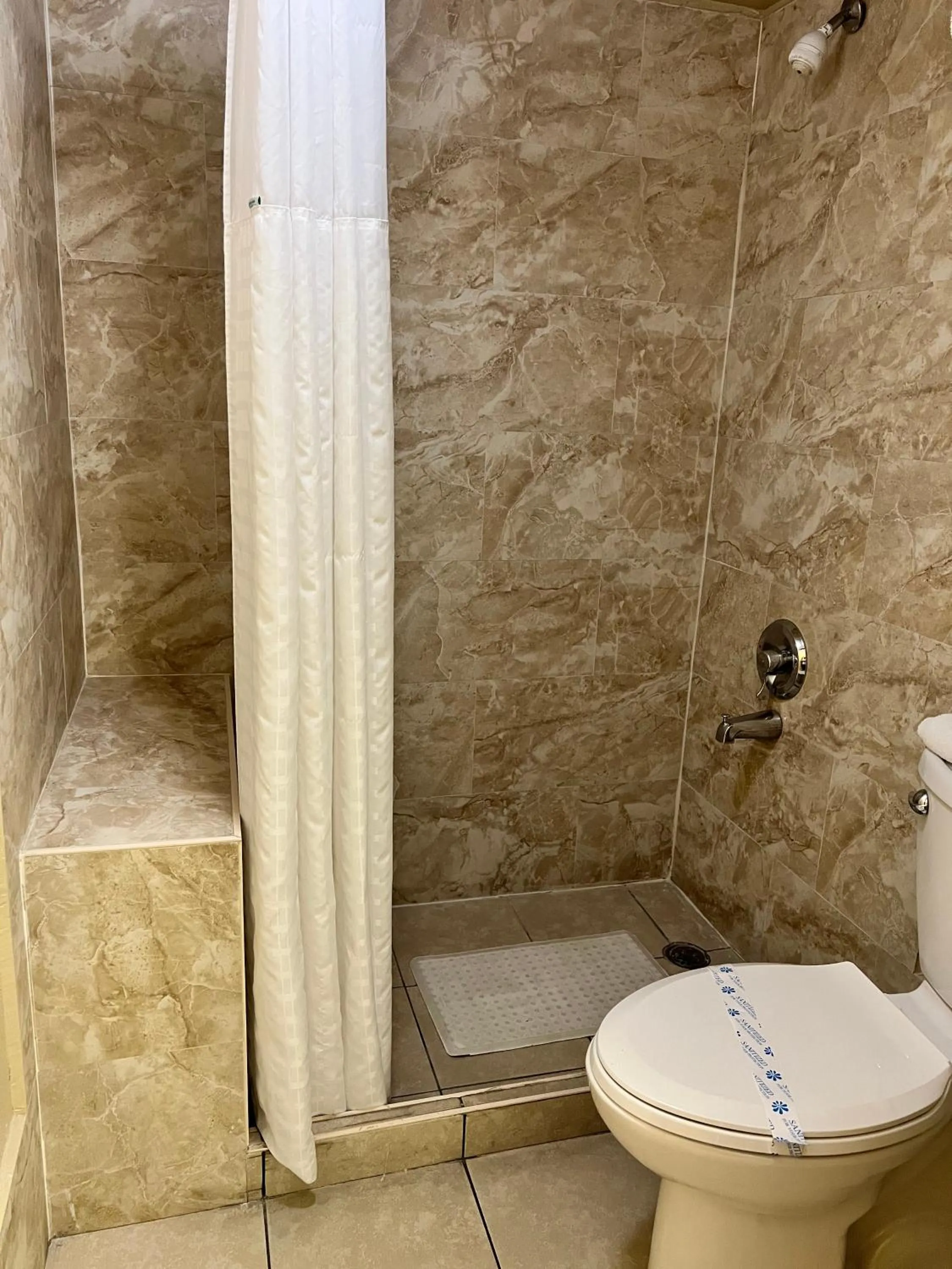 Shower in Highland Inn Las Vegas