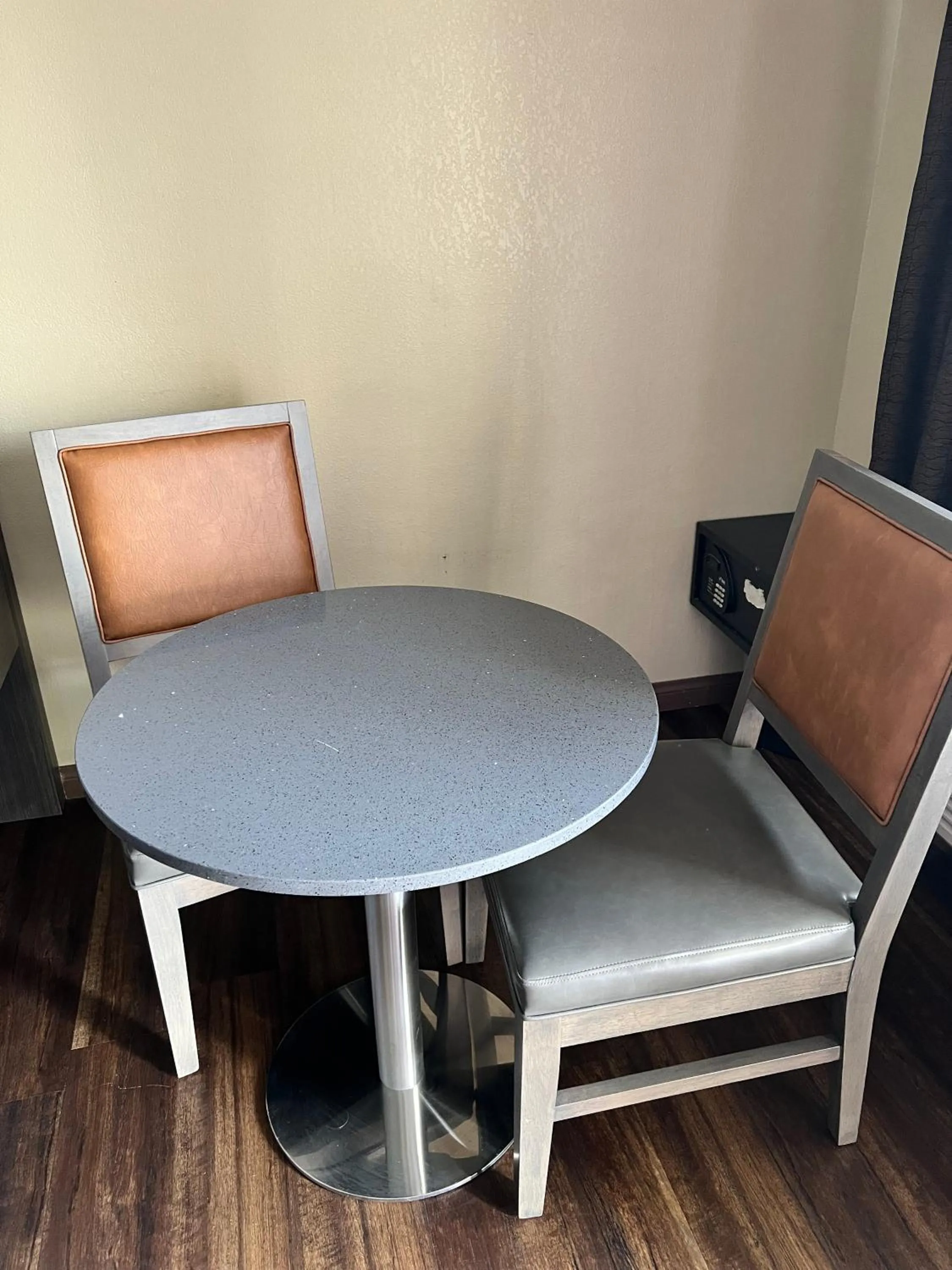 Seating area in Highland Inn Las Vegas