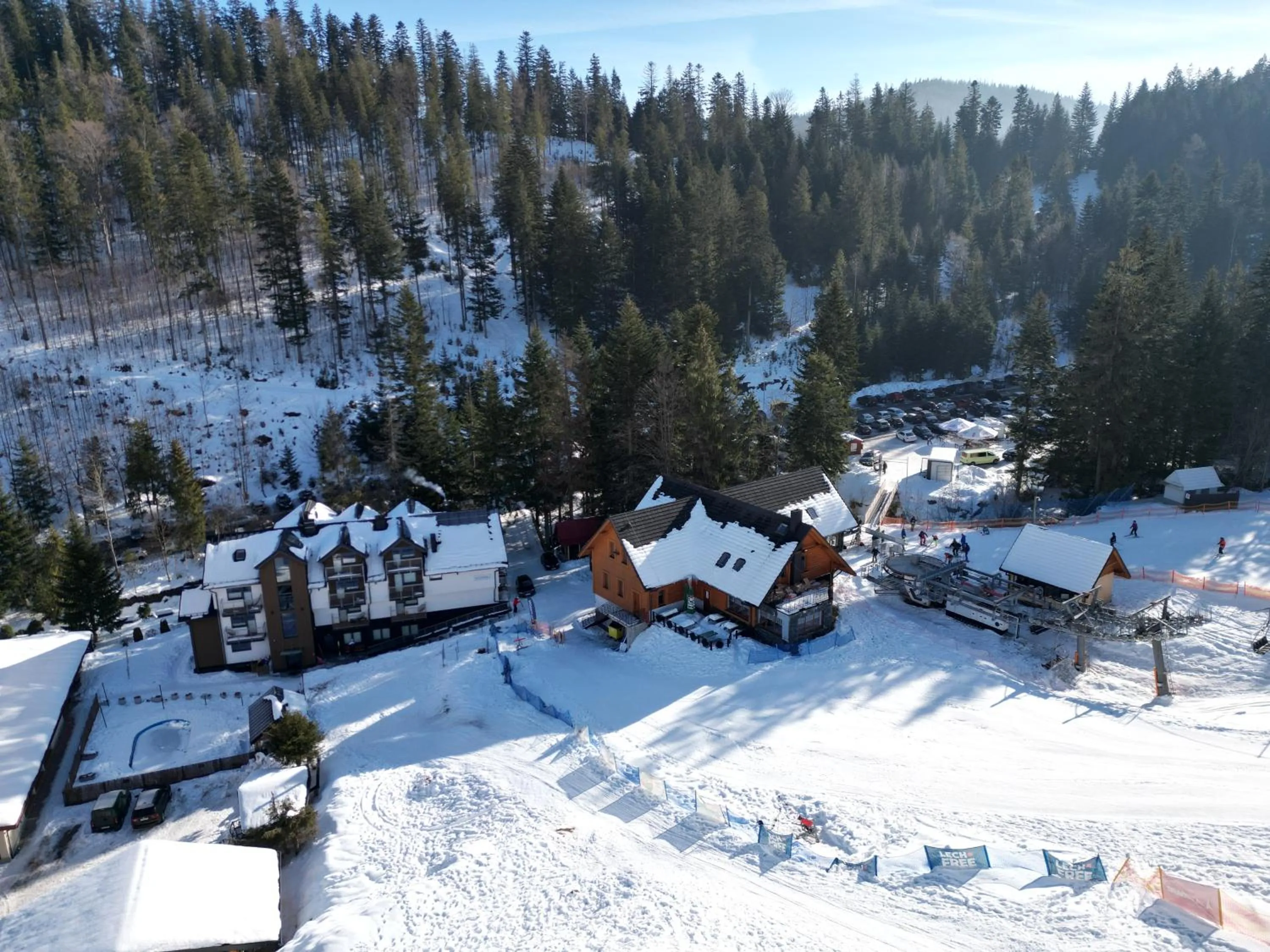 Property building in Aparthotel Narciarska 2