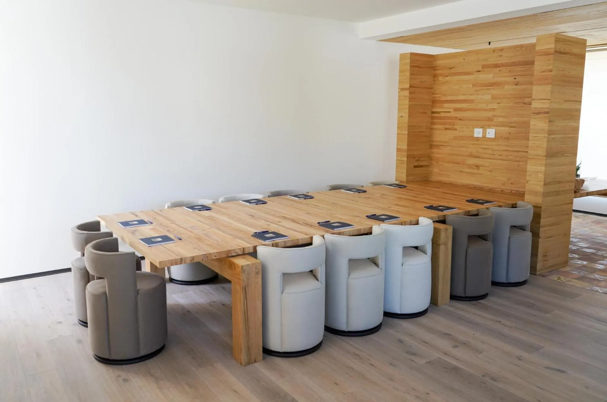 Business facilities in Praia Art Resort - Small Luxury Hotels of the world