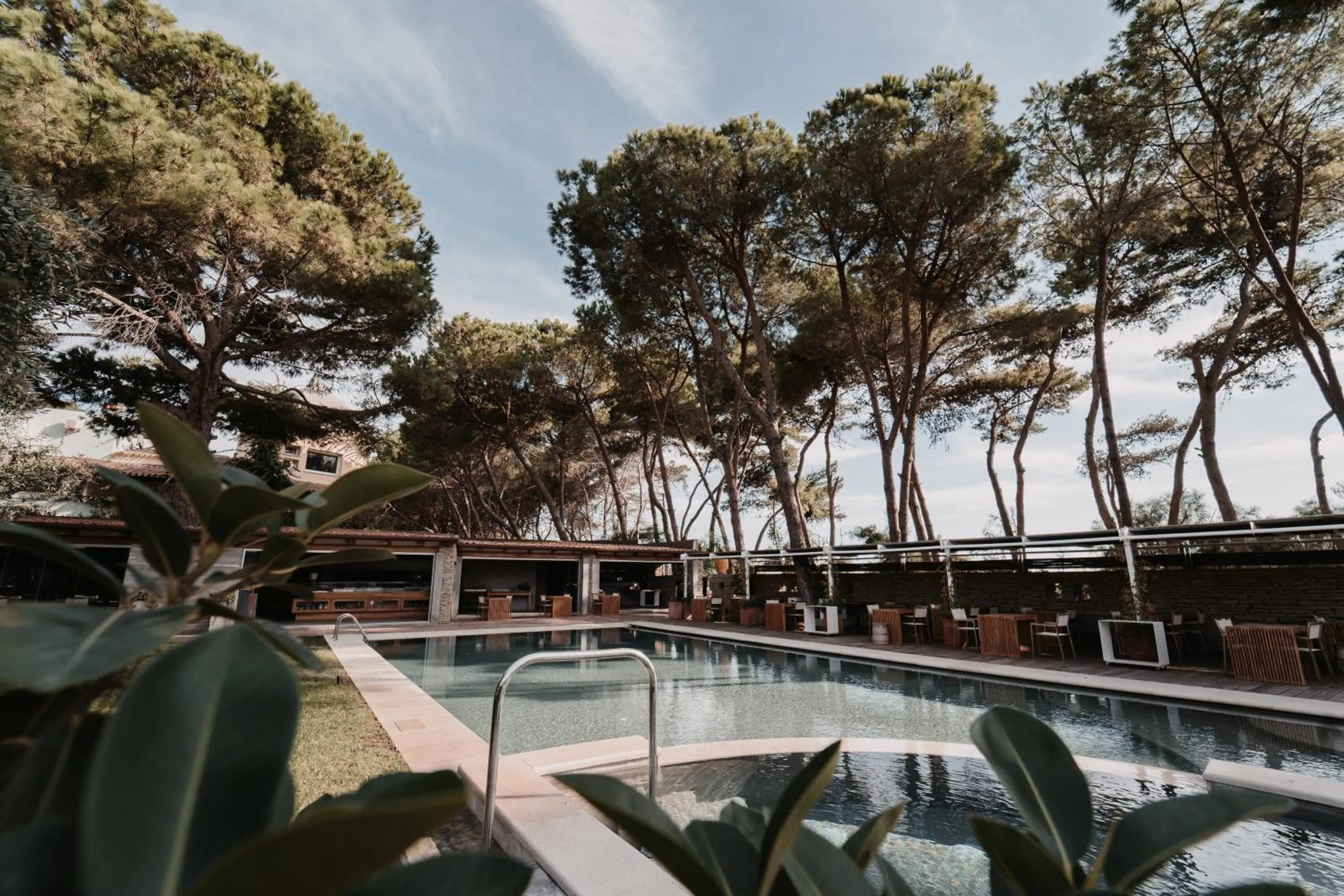 Swimming pool in Praia Art Resort - Small Luxury Hotels of the world