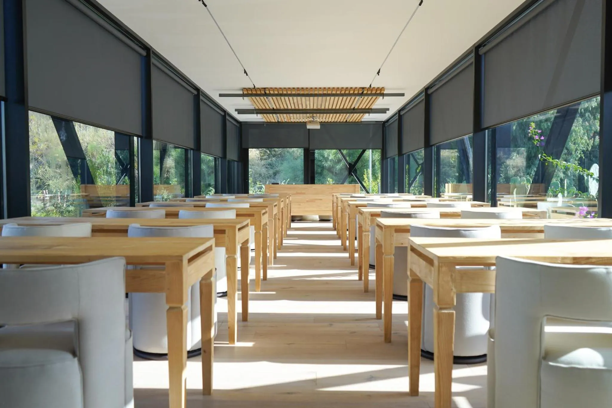 Business facilities in Praia Art Resort - Small Luxury Hotels of the world