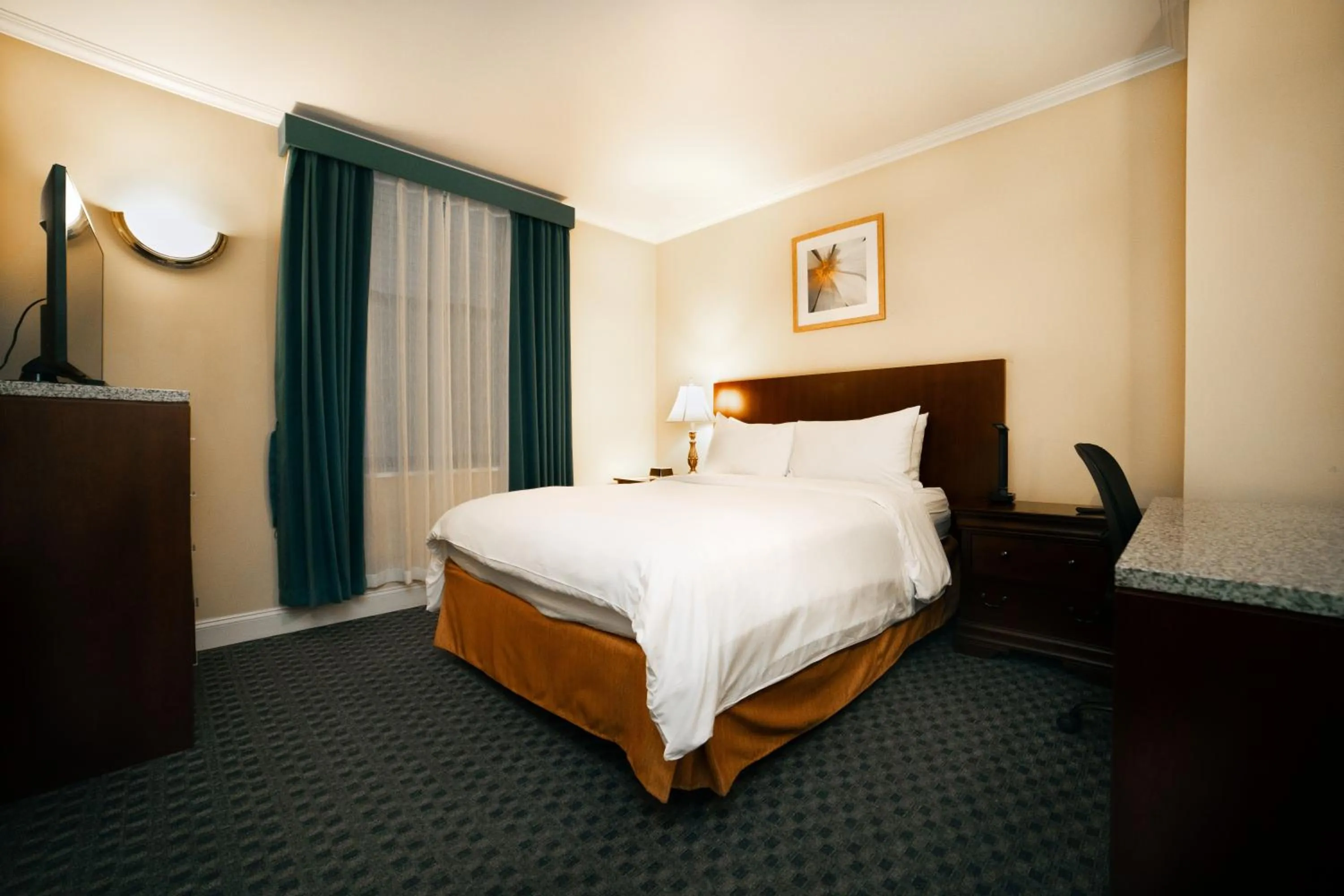 Bed in Hotel Stanford