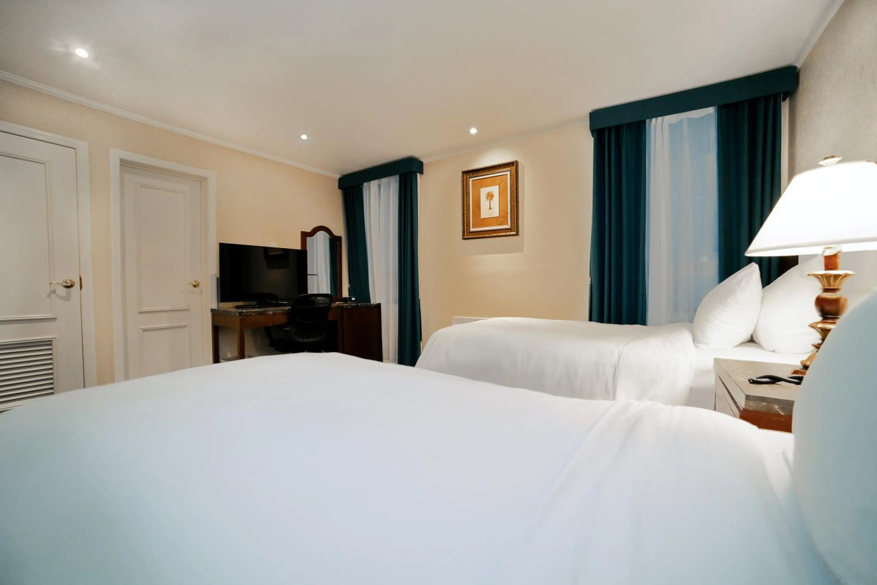 Bed in Hotel Stanford