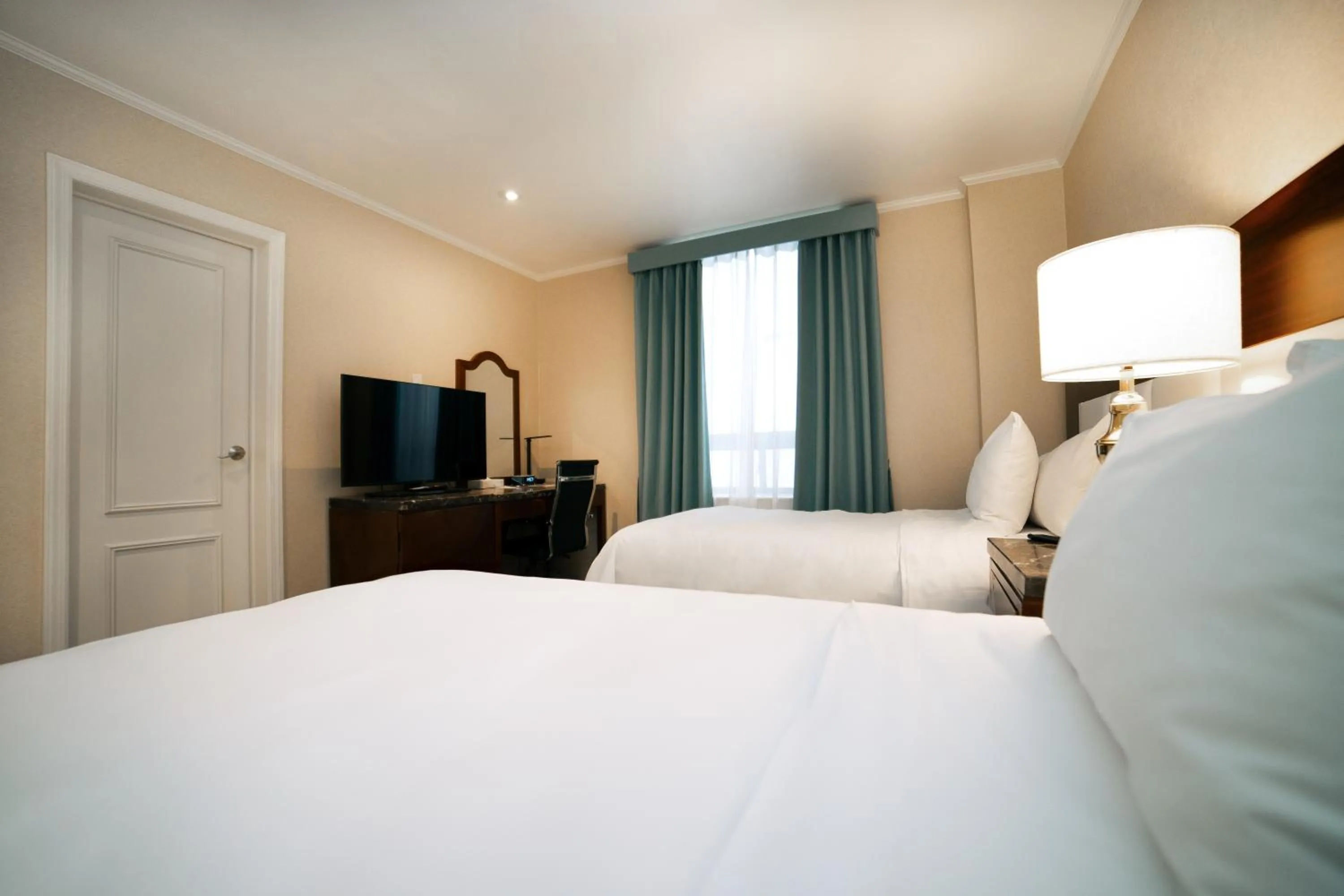 Bed in Hotel Stanford