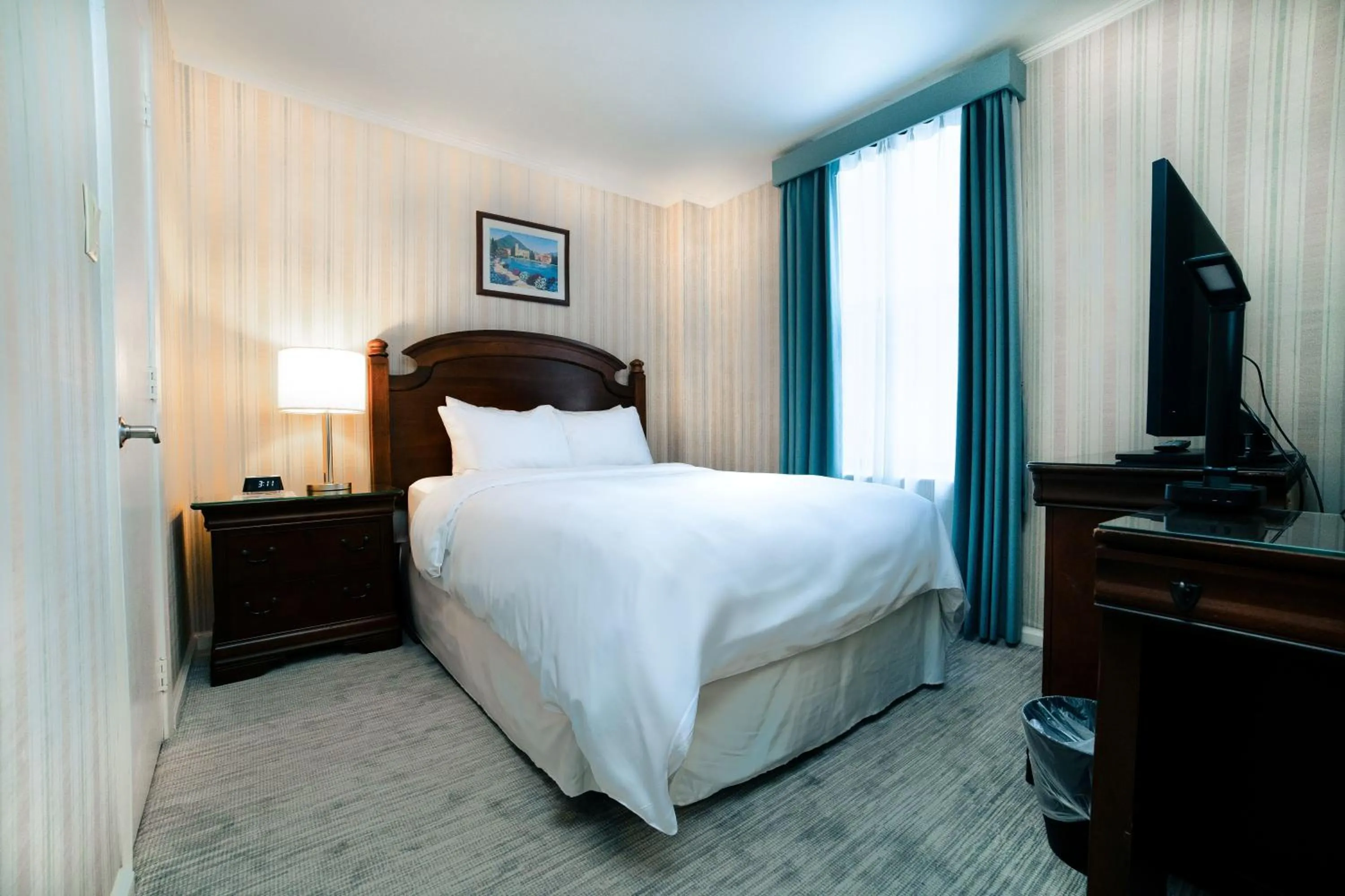 Bed in Hotel Stanford