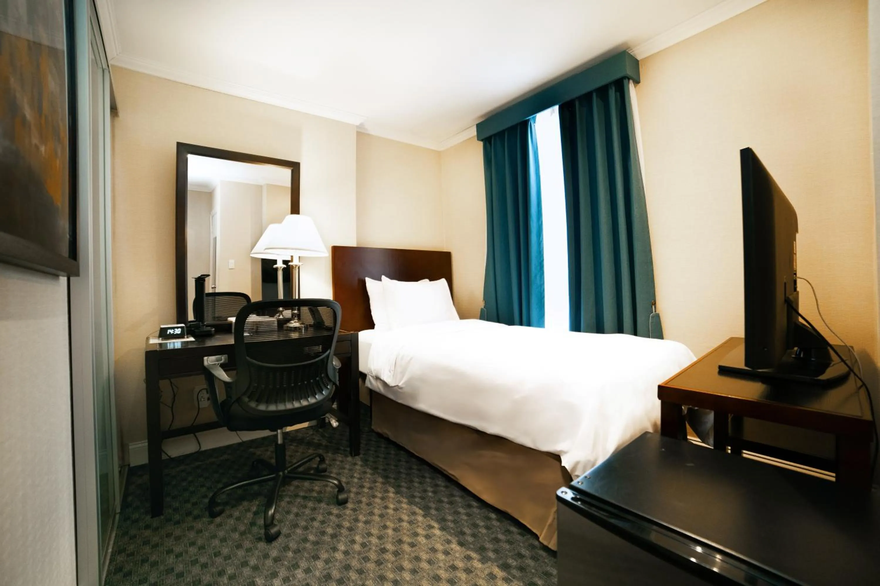 Bed in Hotel Stanford