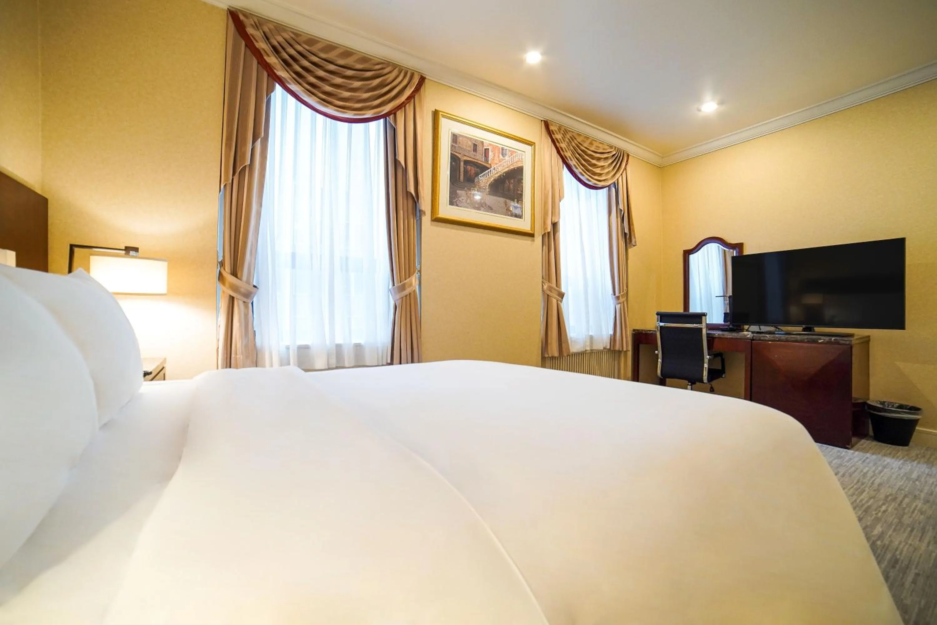 Bed in Hotel Stanford