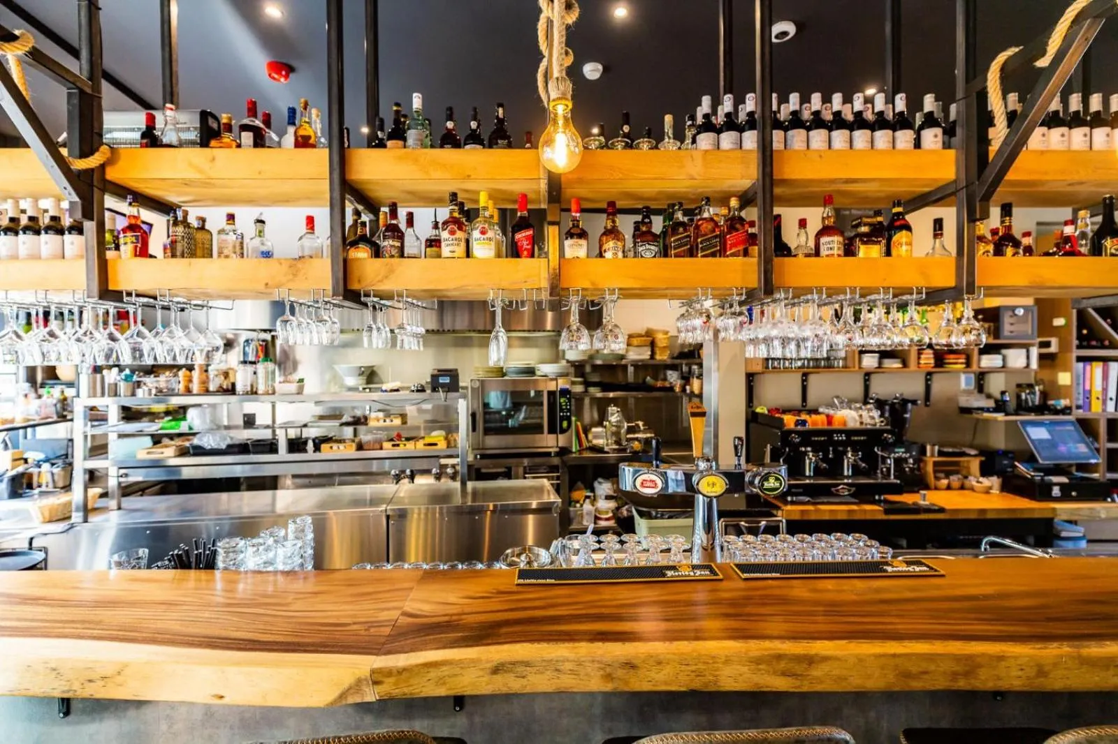 Lounge or bar in Hotel Inn Naeldwyk-Torenburg