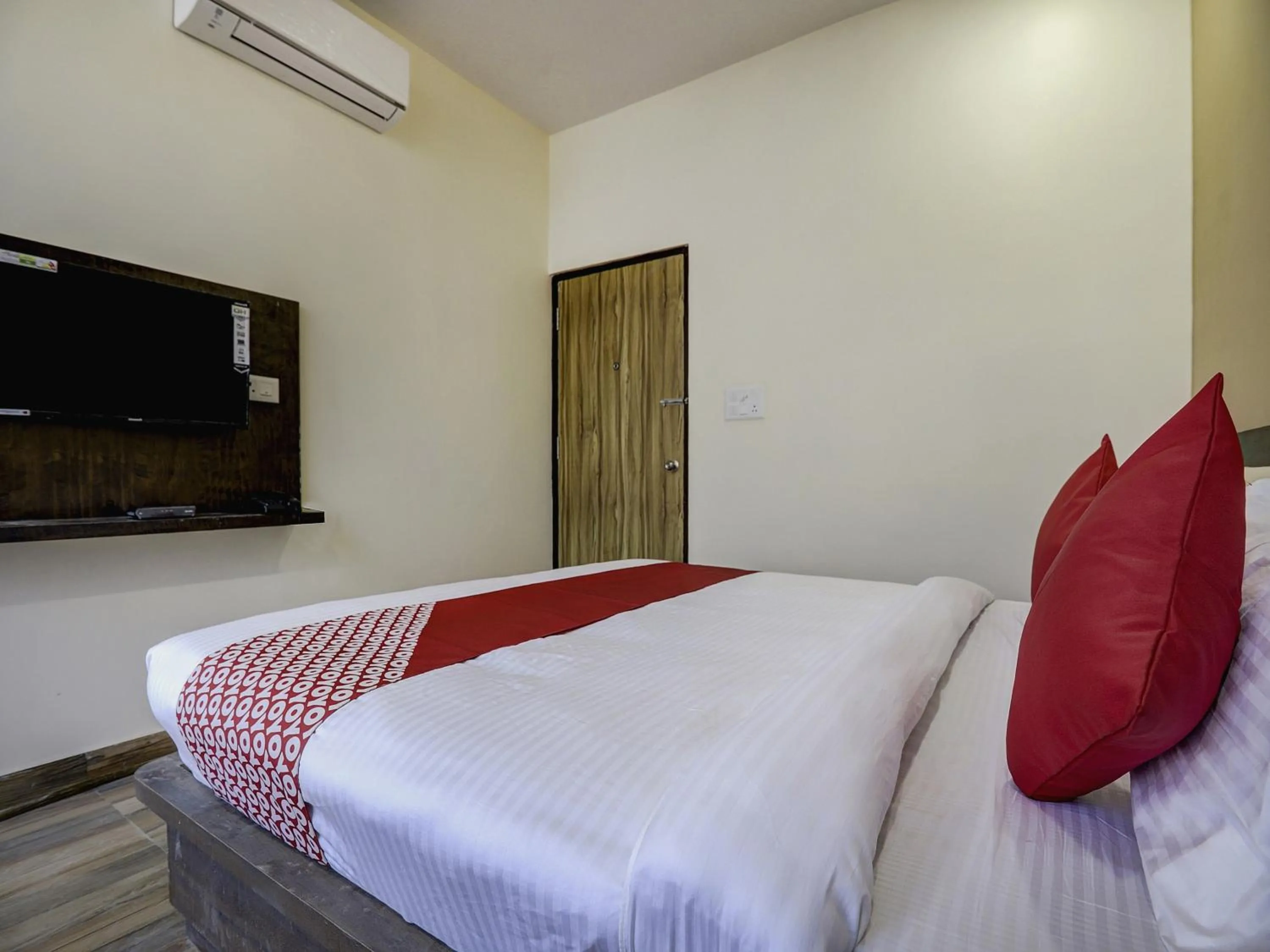 Bedroom, Bed in Hotel O Gd Palace