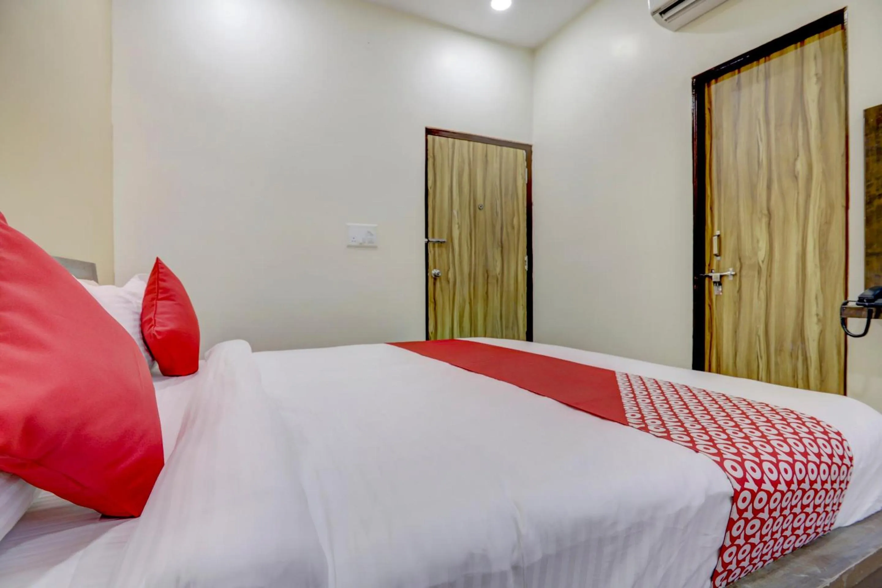 Bedroom, Bed in Hotel O Gd Palace