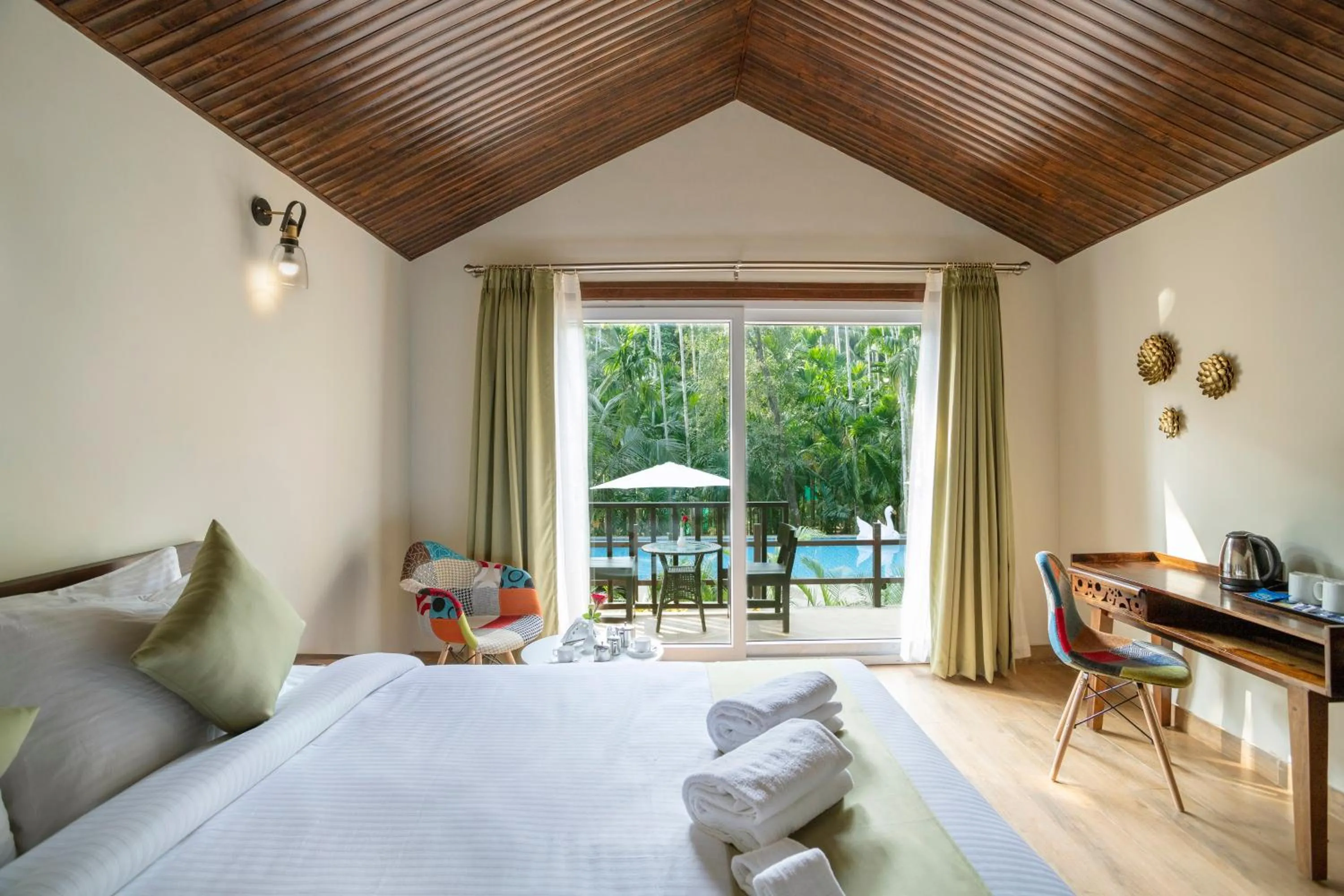 Photo of the whole room, Bed in Stone Wood Premier Gokarna