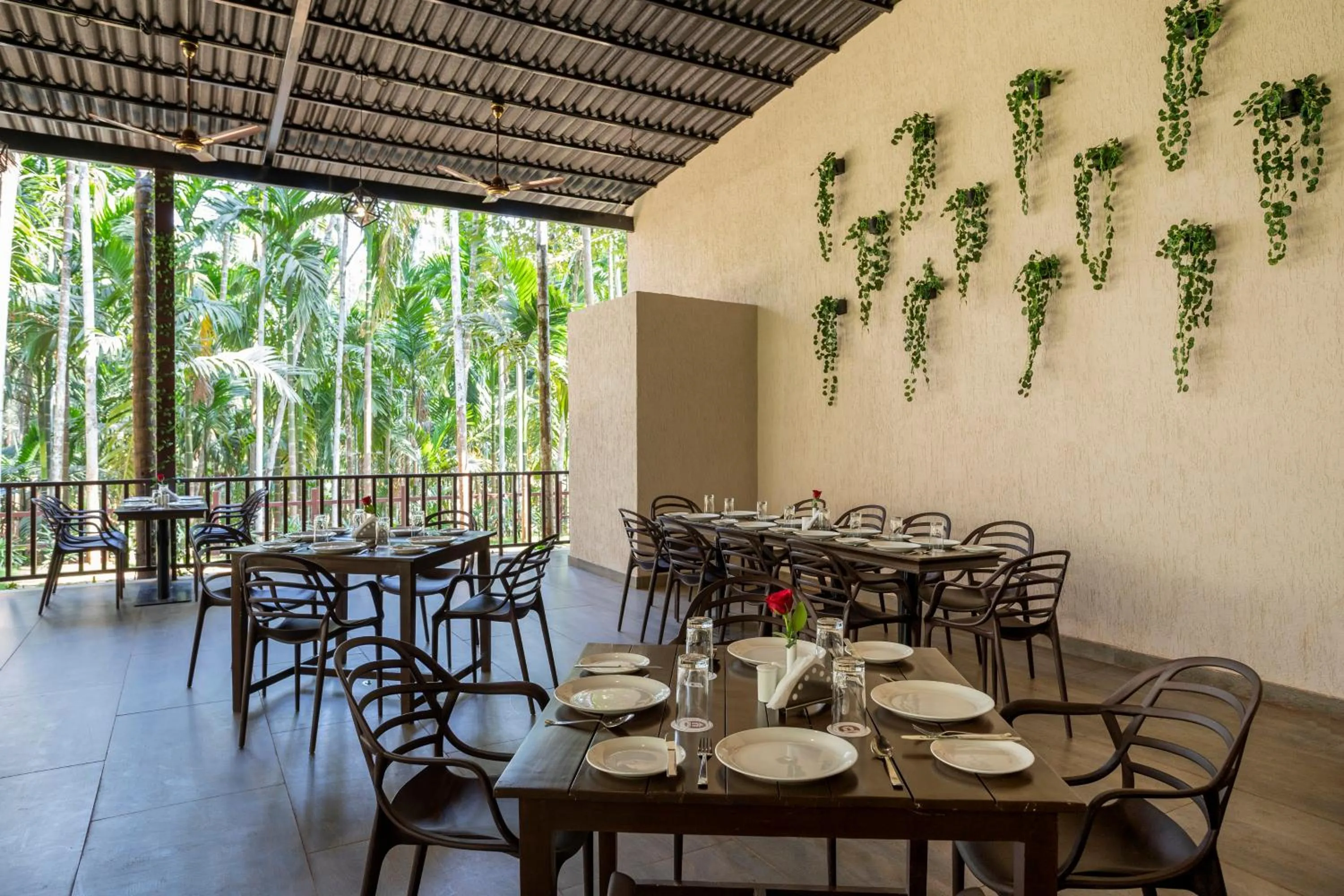 Restaurant/places to eat in Stone Wood Premier Gokarna