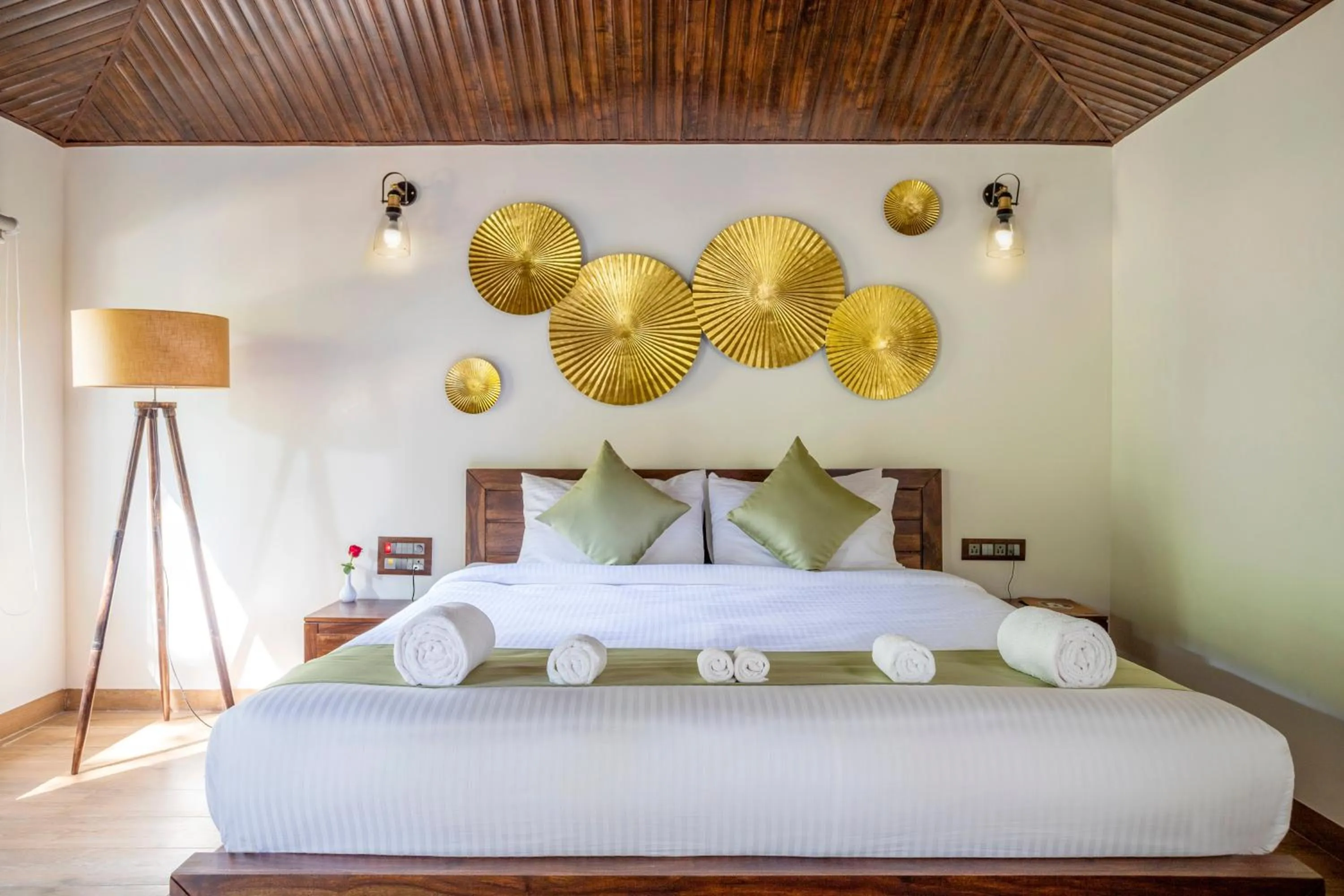 Bed in Stone Wood Premier Gokarna