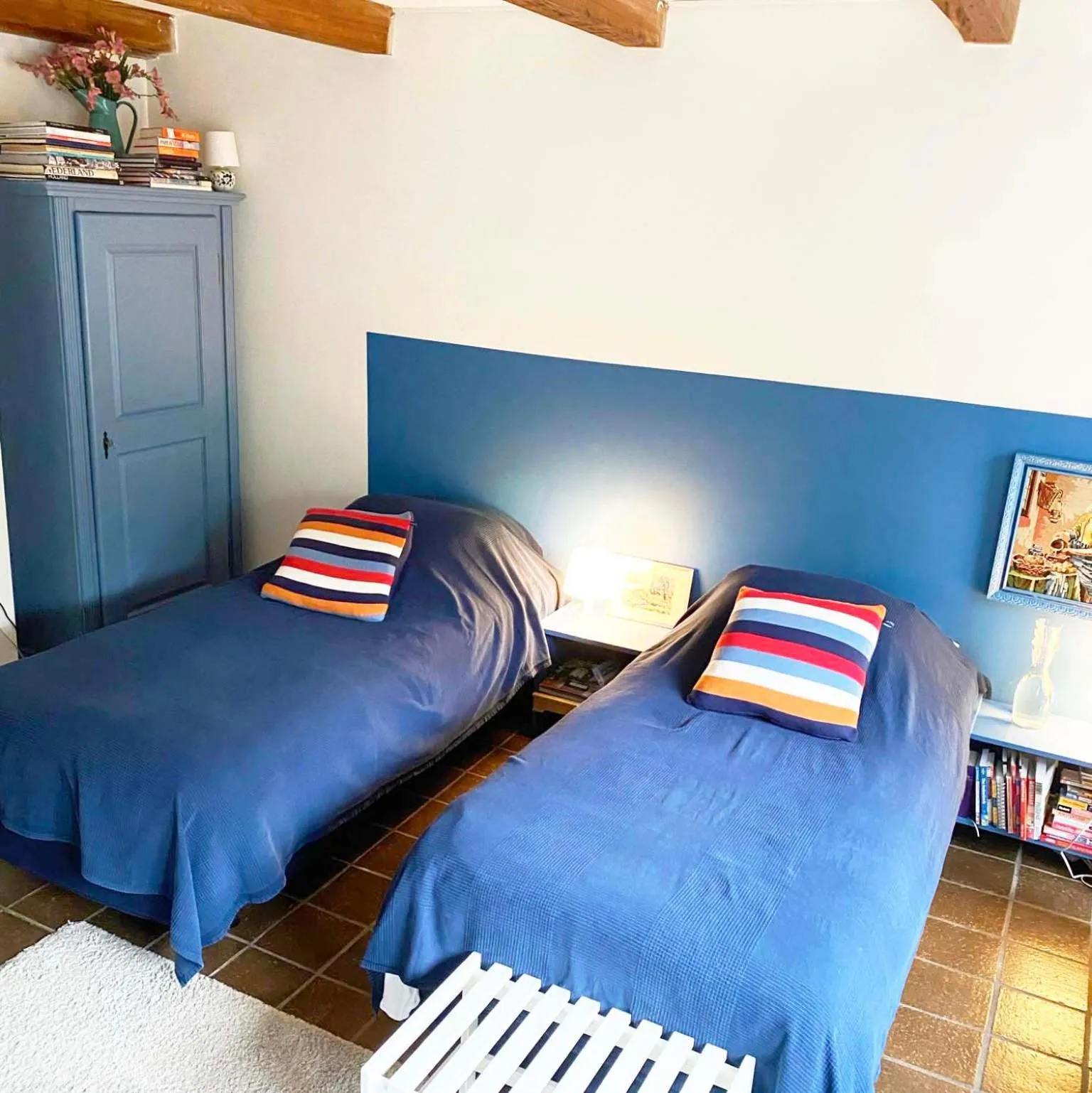 Bed in Jackie O Studio