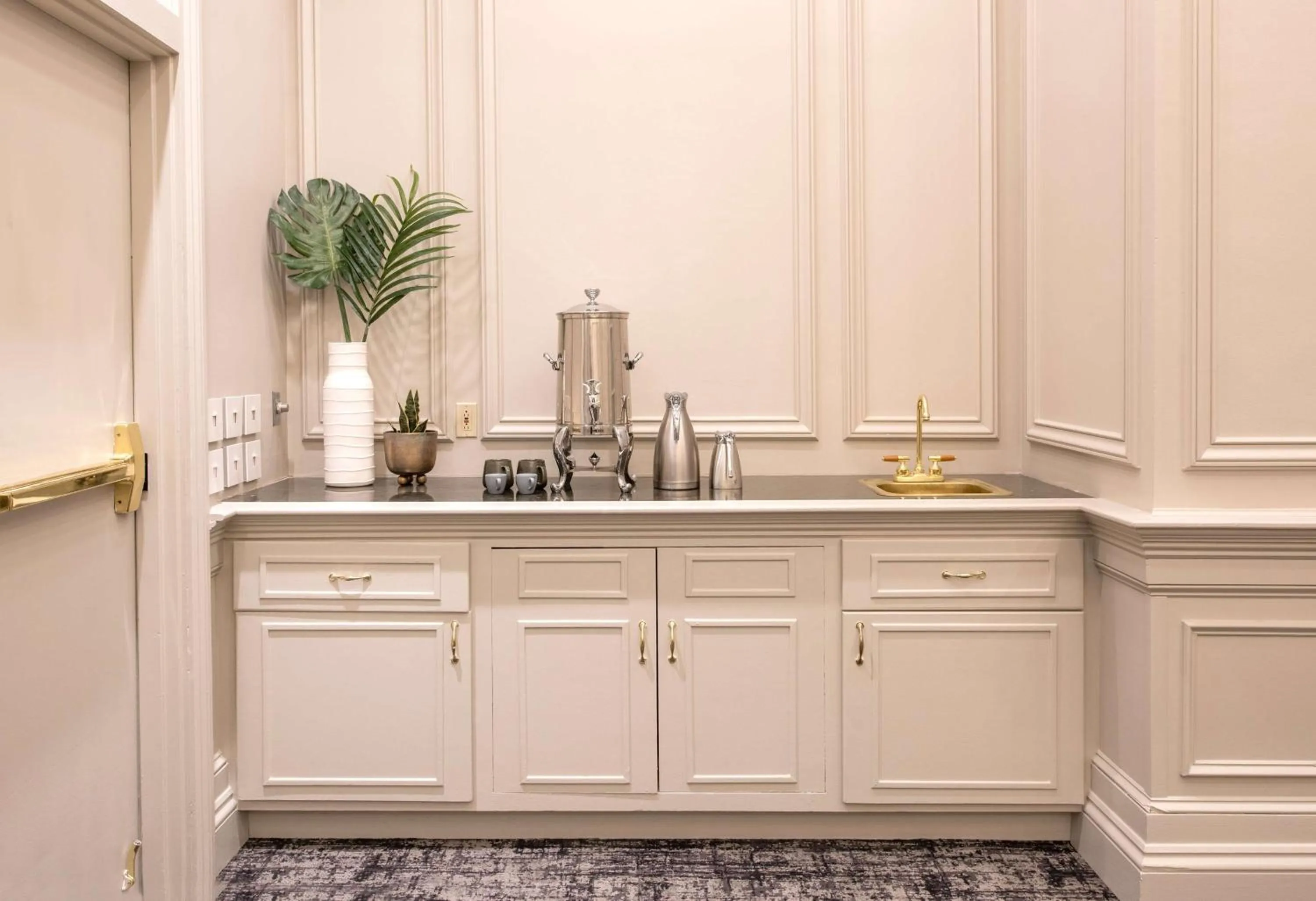 Meeting/conference room in Hotel Theo New Orleans, Tapestry Collection by Hilton